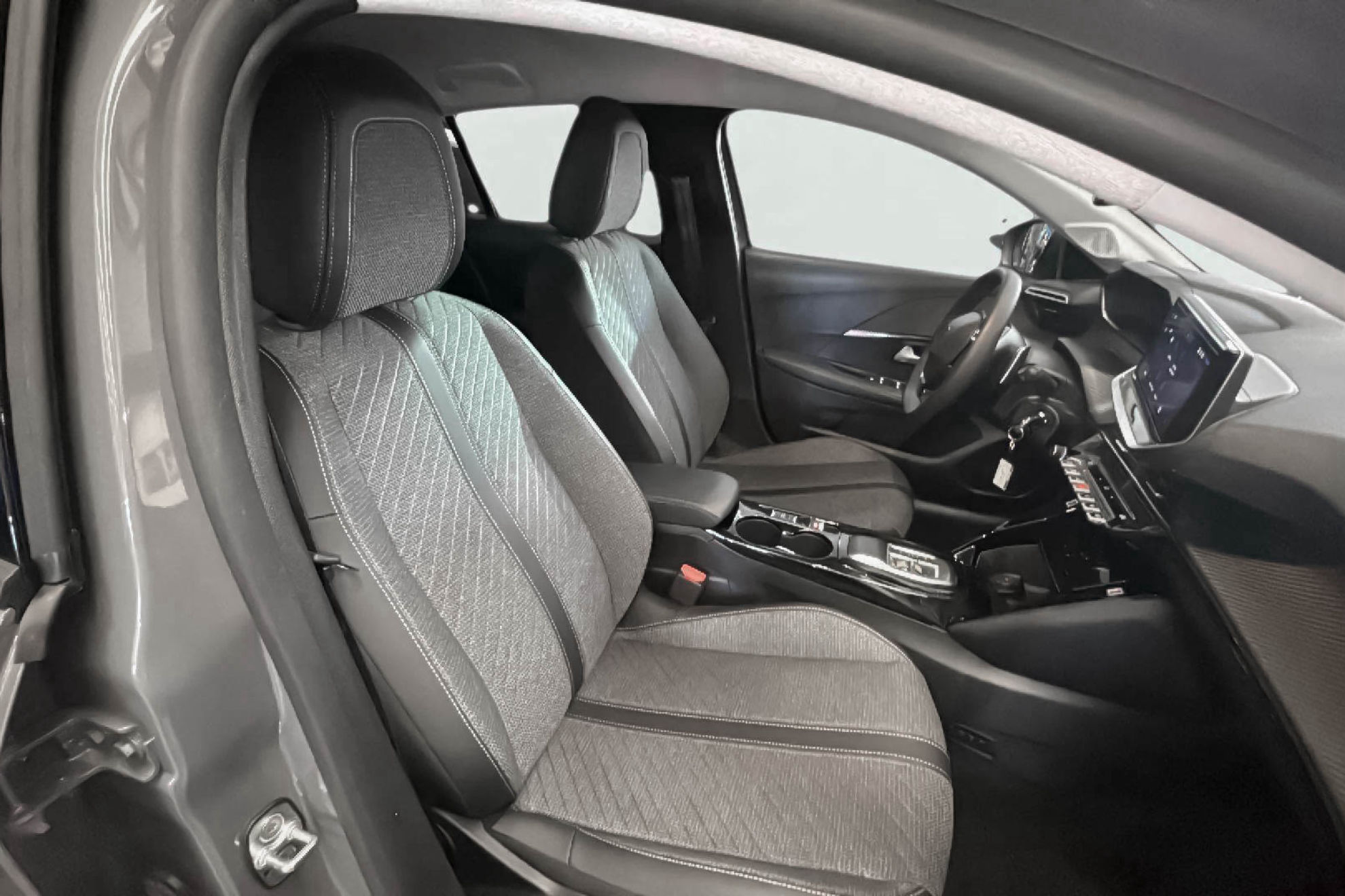 Peugeot 208 Allure Hybrid 110 eDCS6 - foto 15
