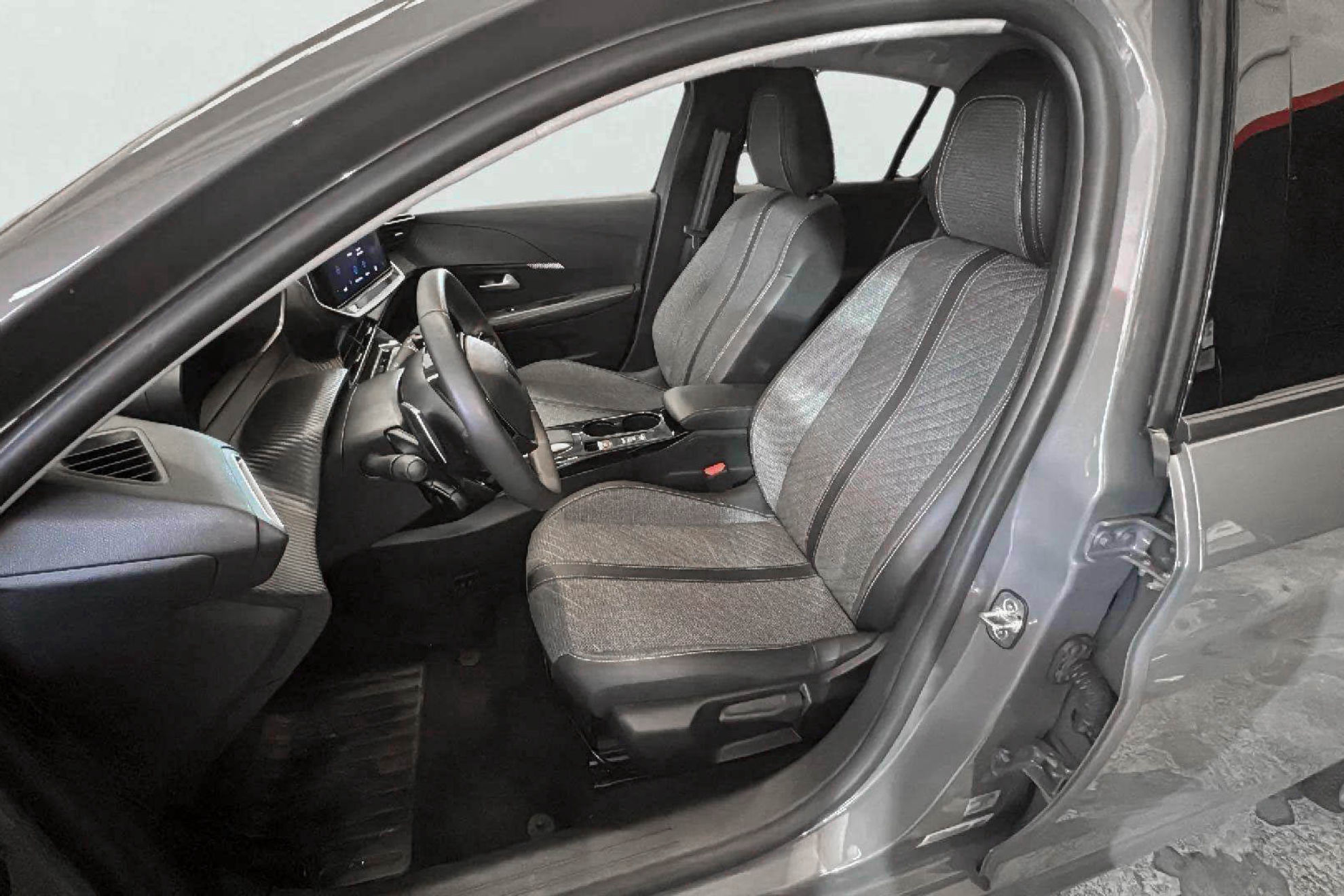 Peugeot 208 Allure Hybrid 110 eDCS6 - foto 11