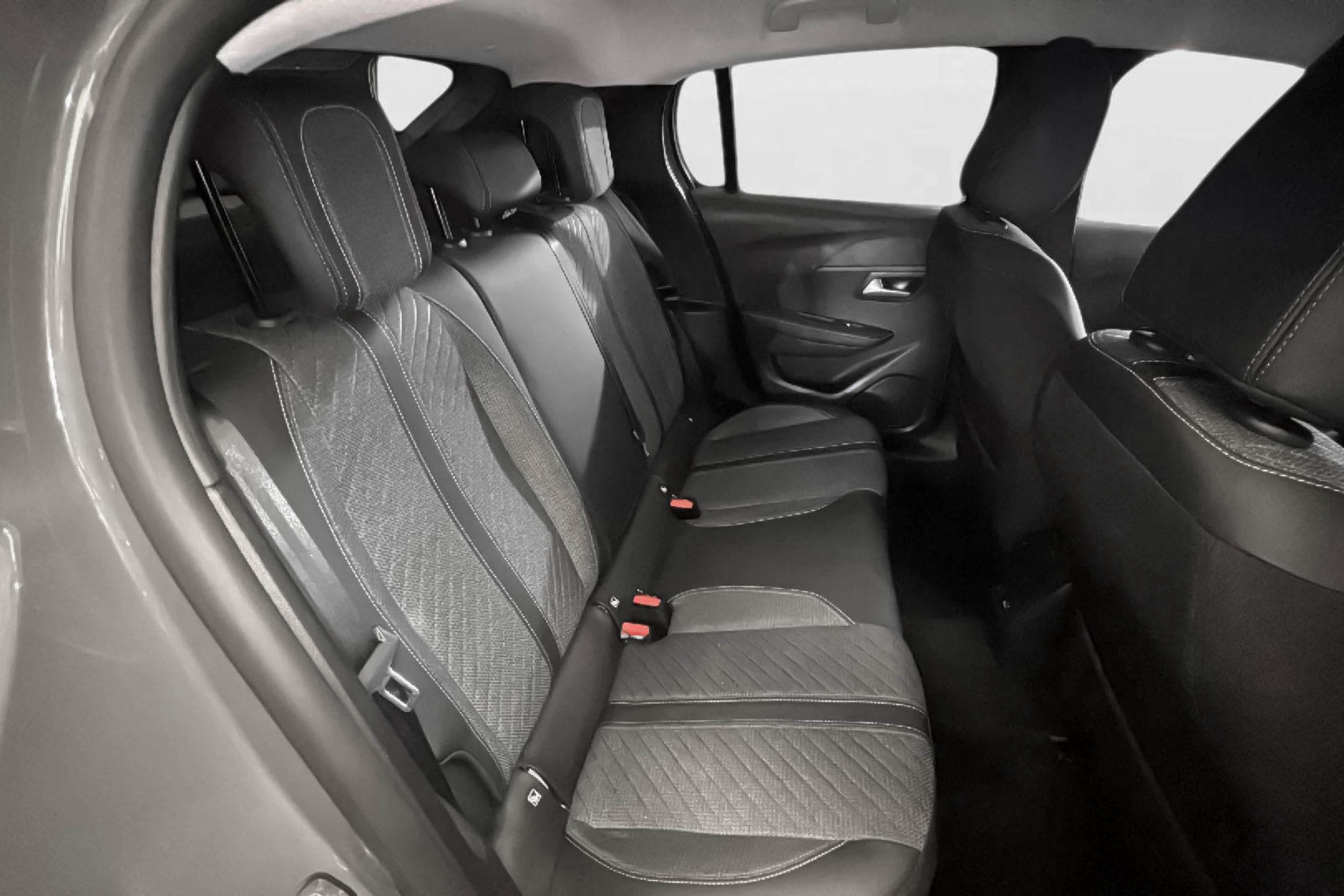 Peugeot 208 Allure Hybrid 110 eDCS6 - foto 16