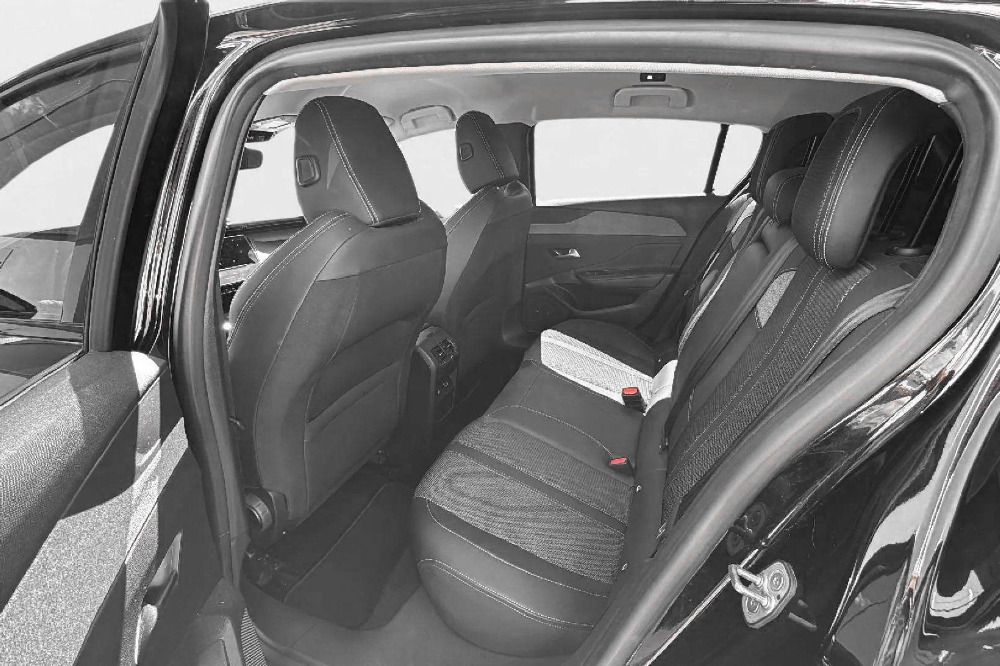 Peugeot 308 Allure Pack PureTech 130 EAT8 - foto 13