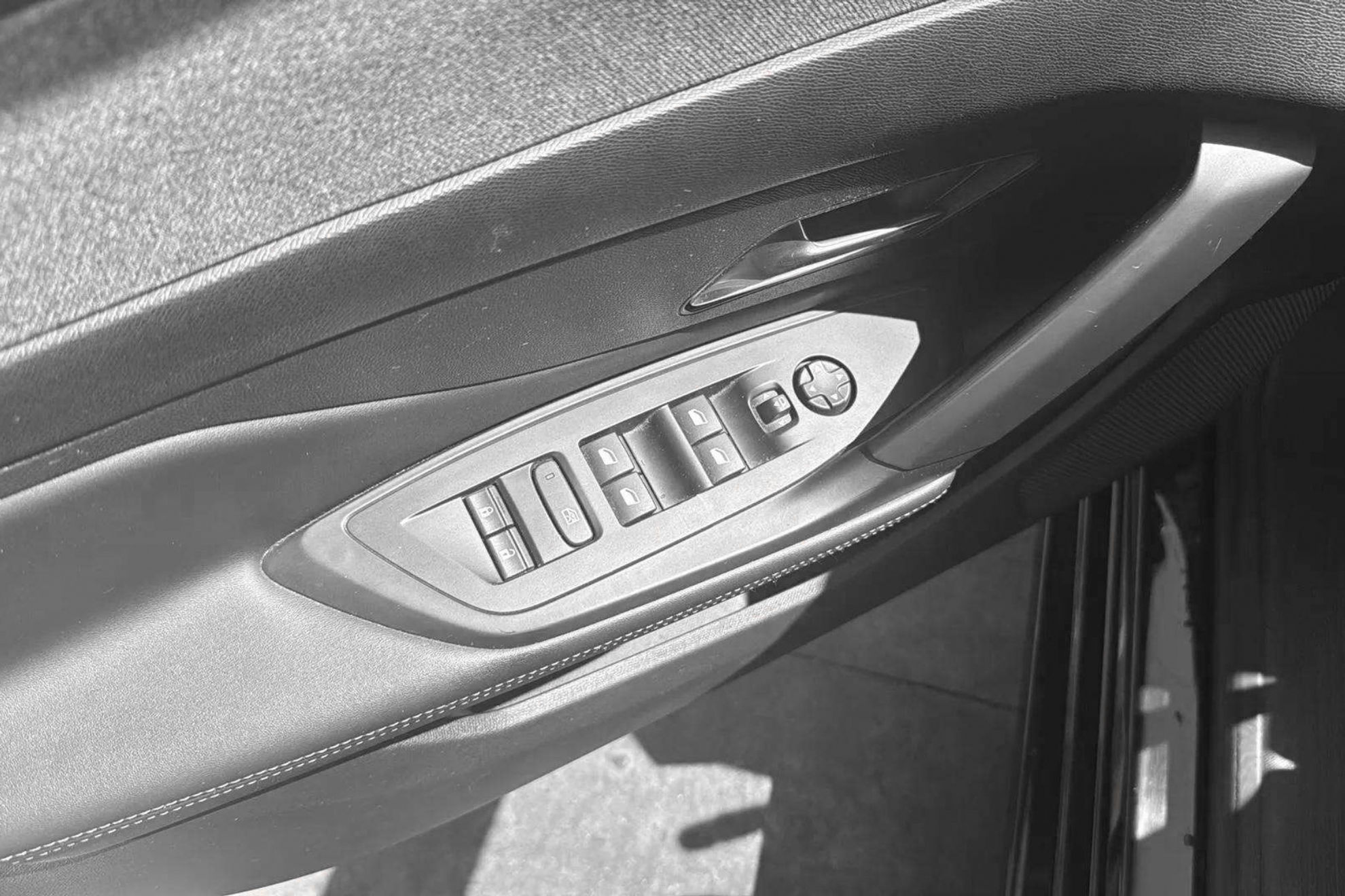 Peugeot 308 Allure Pack PureTech 130 EAT8 - foto 10