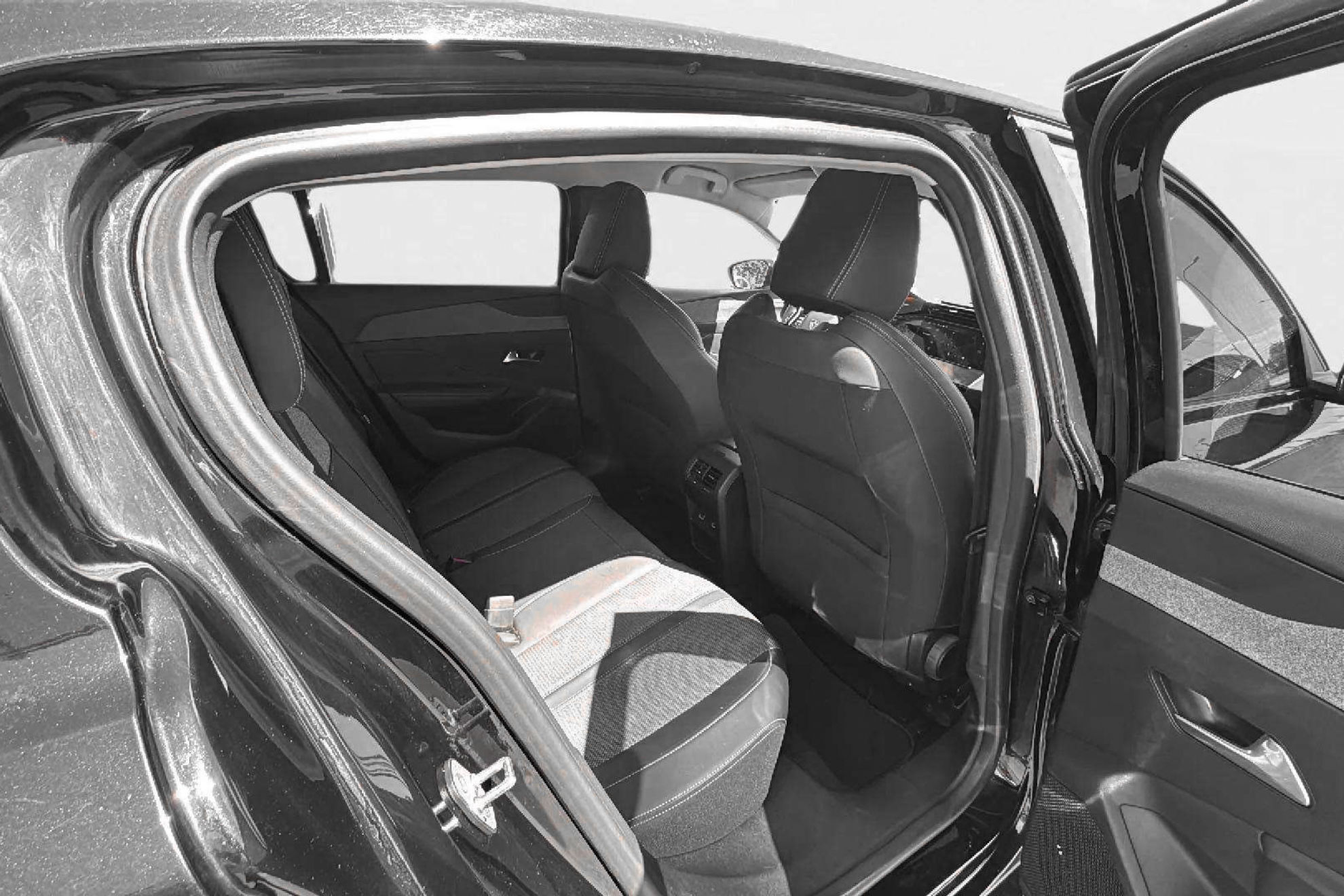 Peugeot 308 Allure Pack PureTech 130 EAT8 - foto 9
