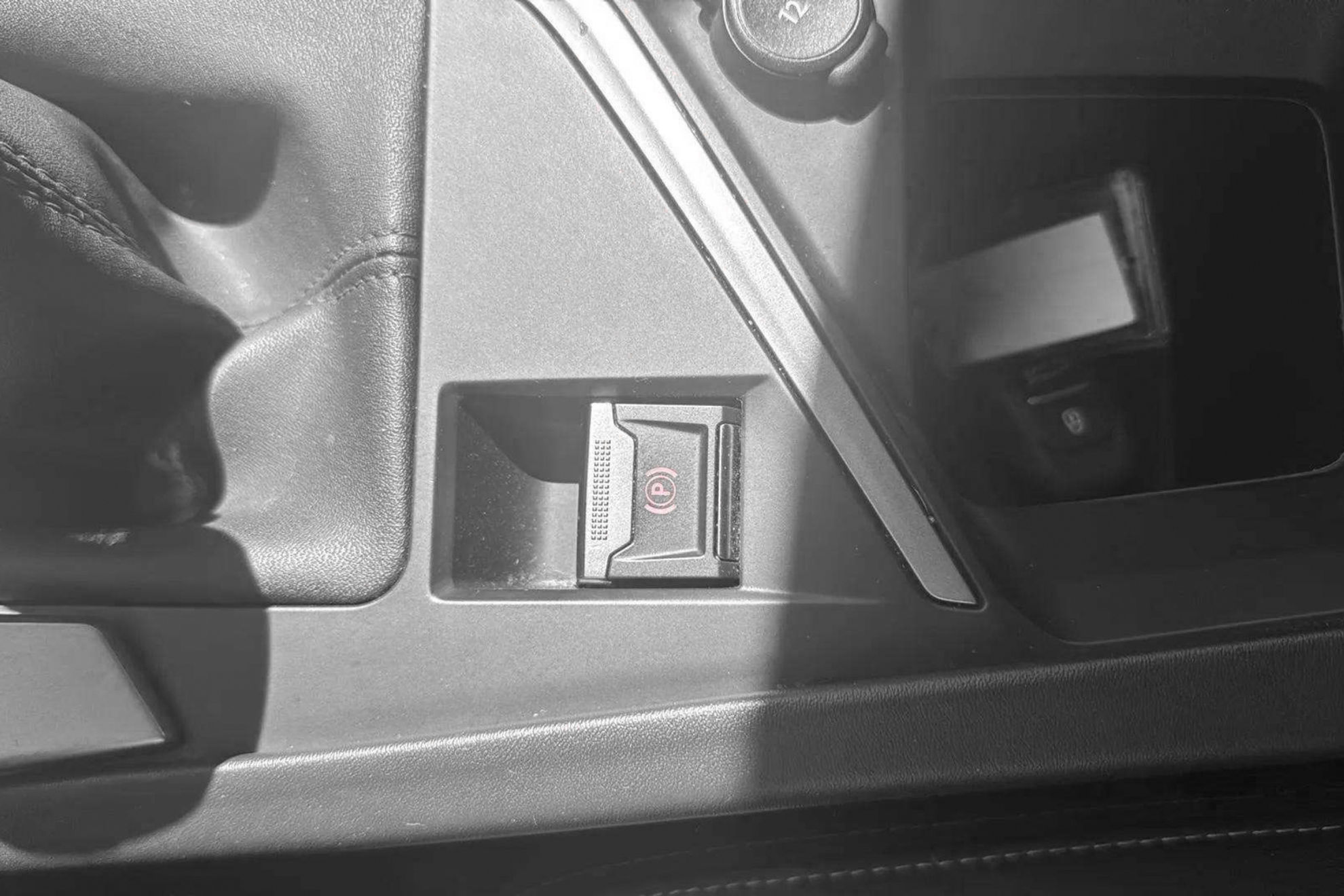 Peugeot 308 Allure Pack PureTech 130 EAT8 - foto 32