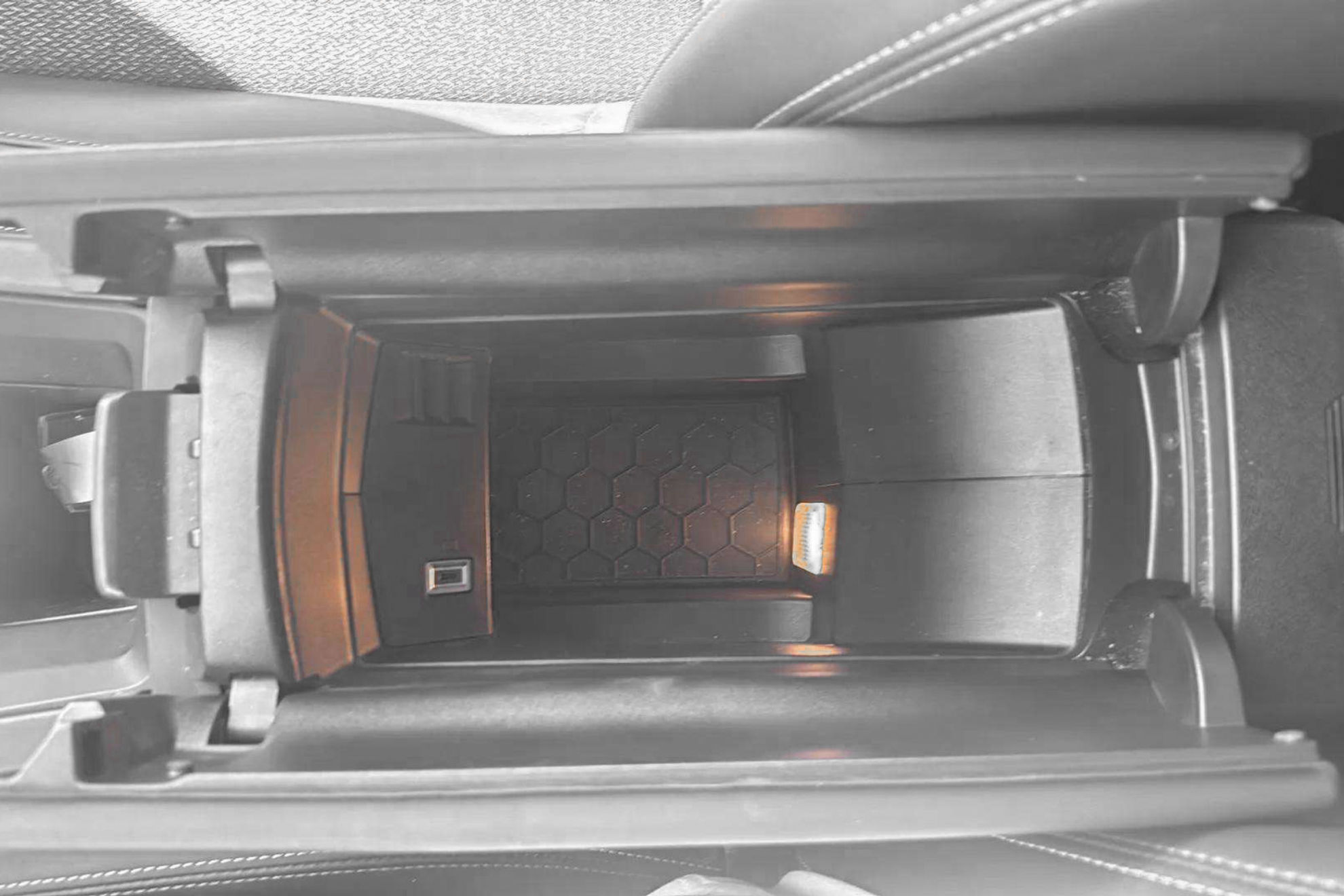 Peugeot 308 Allure Pack PureTech 130 EAT8 - foto 33