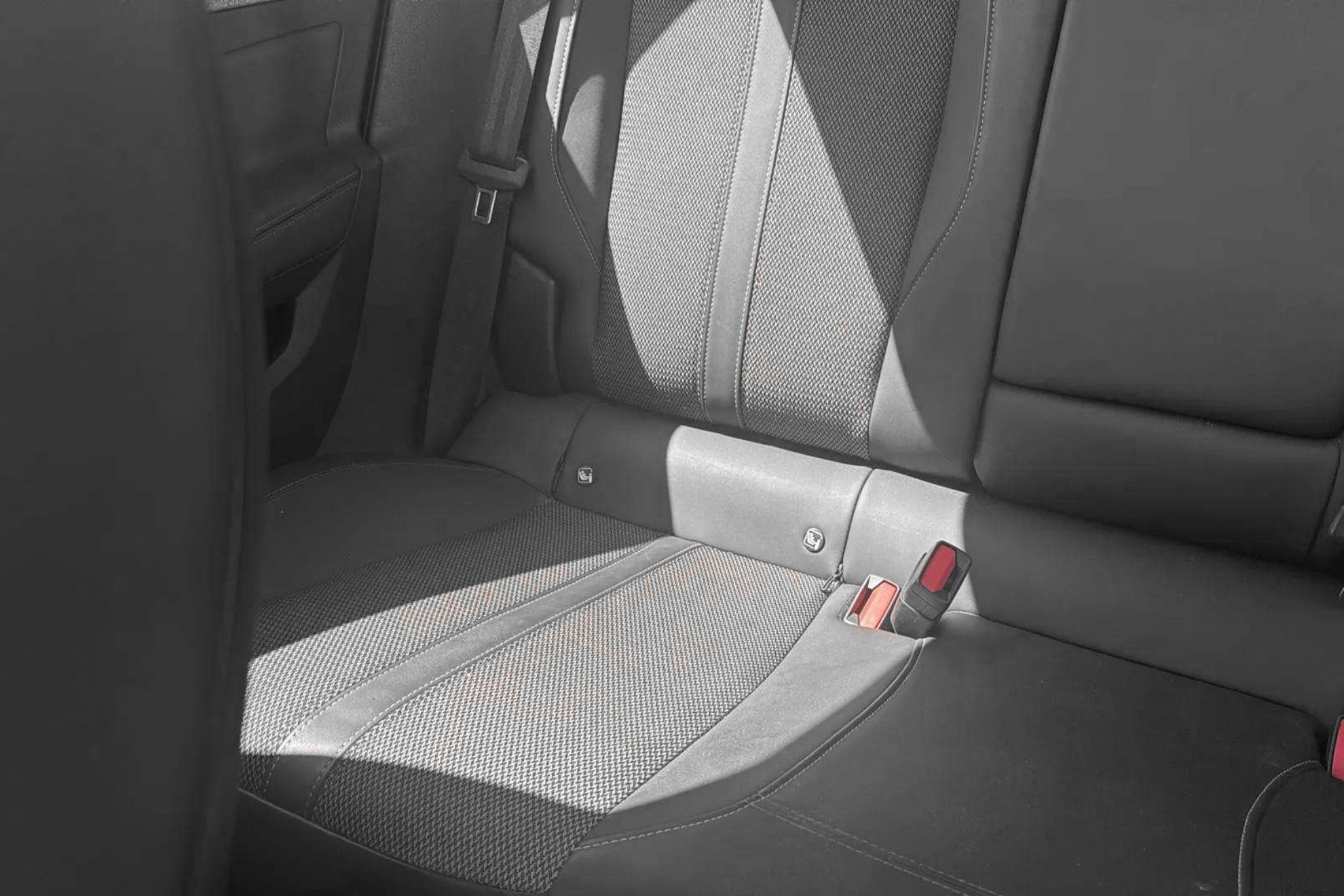 Peugeot 308 Allure Pack PureTech 130 EAT8 - foto 34