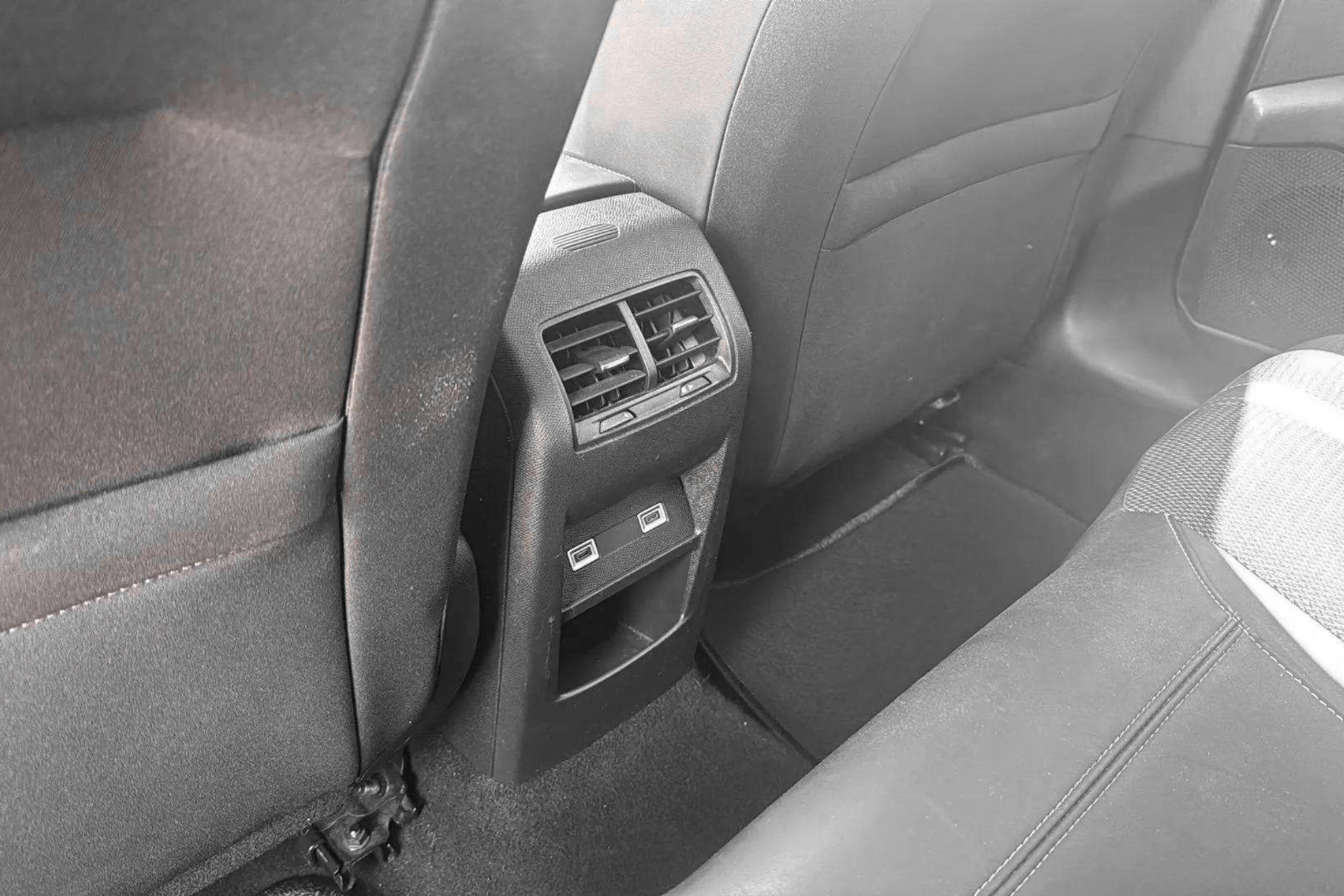 Peugeot 308 Allure Pack PureTech 130 EAT8 - foto 36