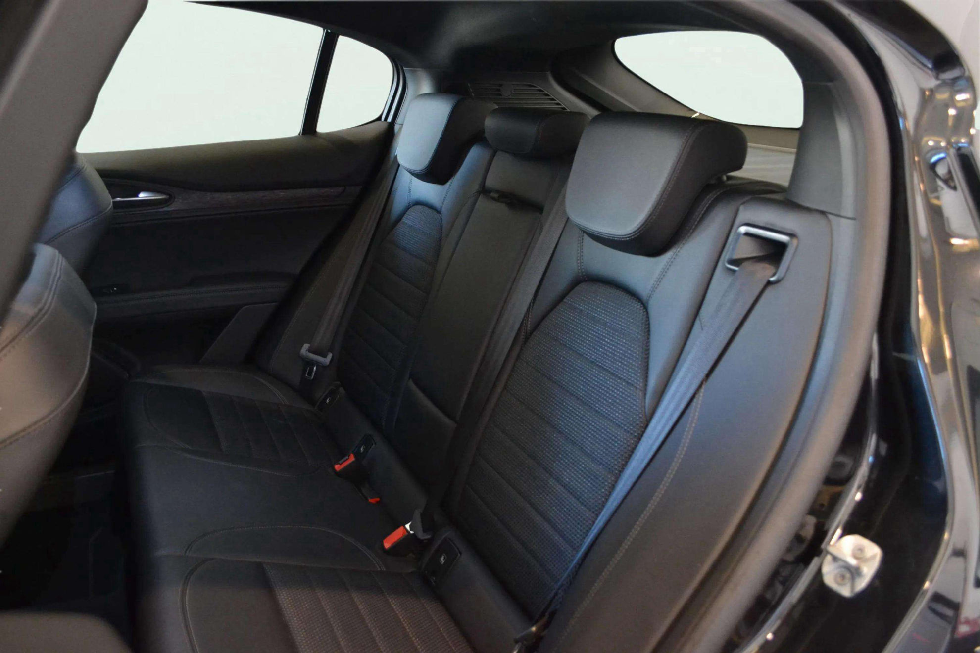 Alfa Romeo Stelvio 2.2 Diesel Sprint RWD - foto 8