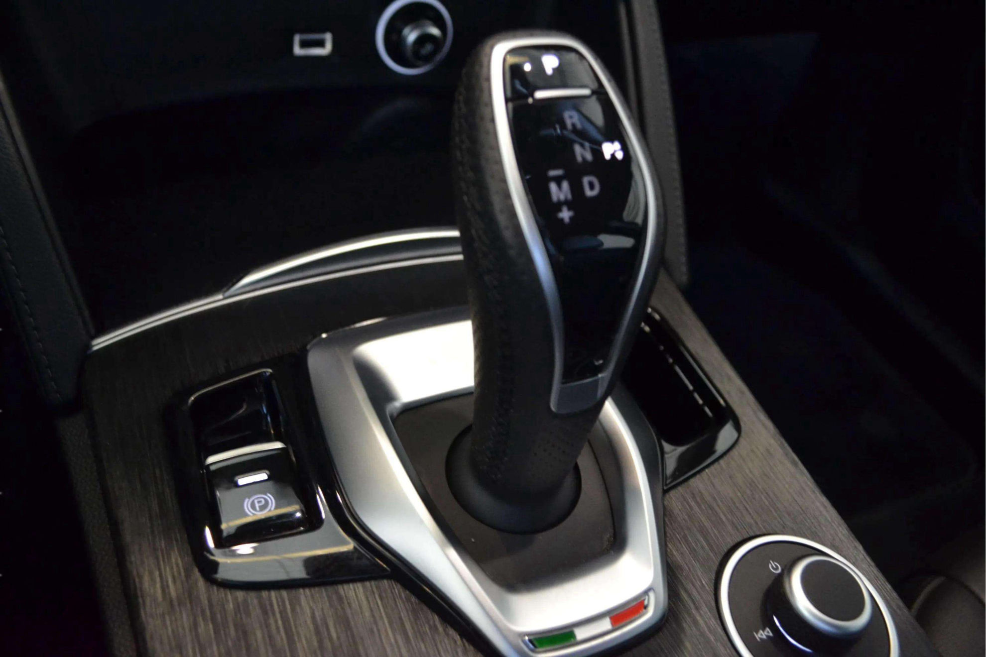 Alfa Romeo Stelvio 2.2 Diesel Sprint RWD - foto 25