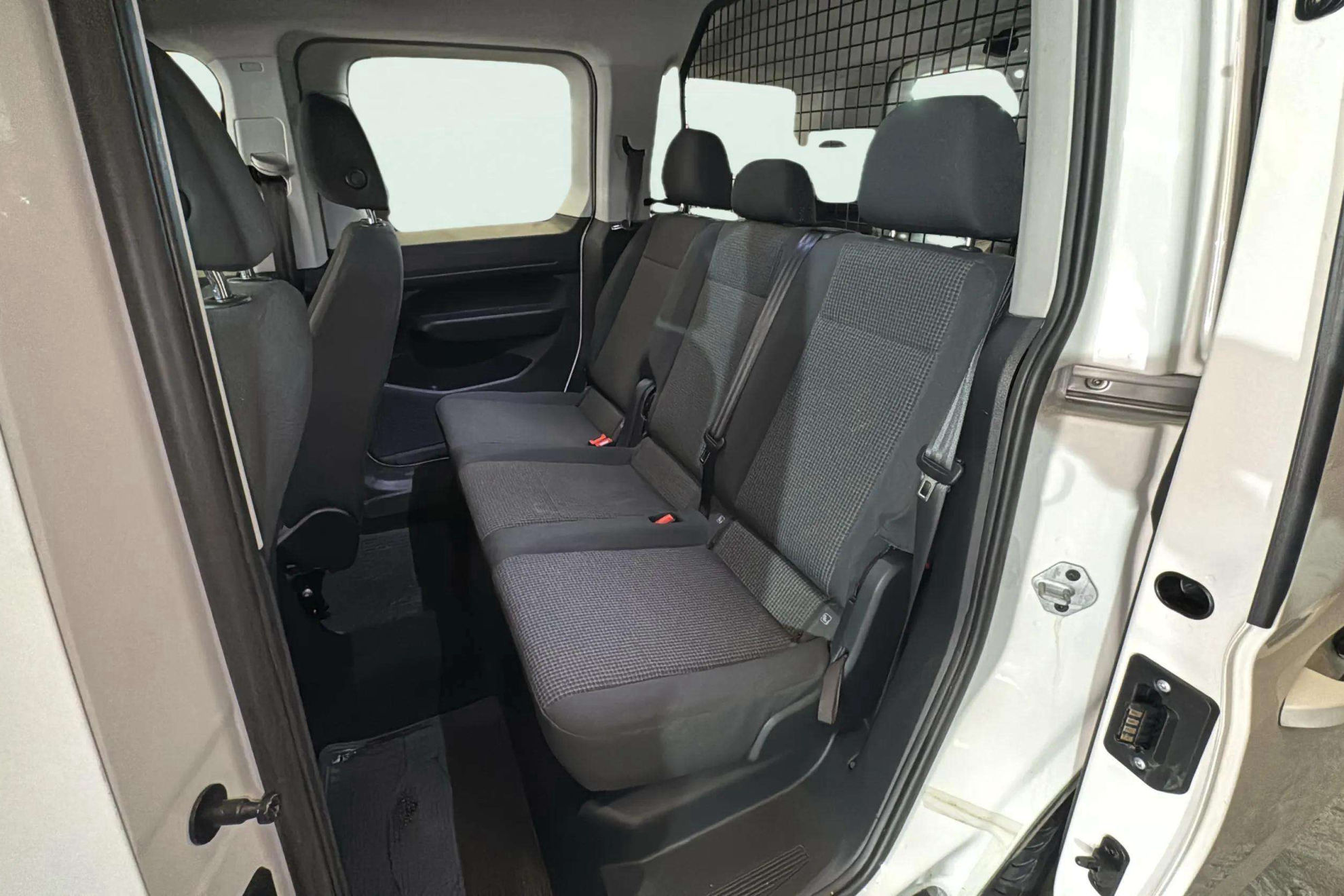 Volkswagen Caddy Profesional Kombi 2.0 TDI BMT 4Mot - foto 13
