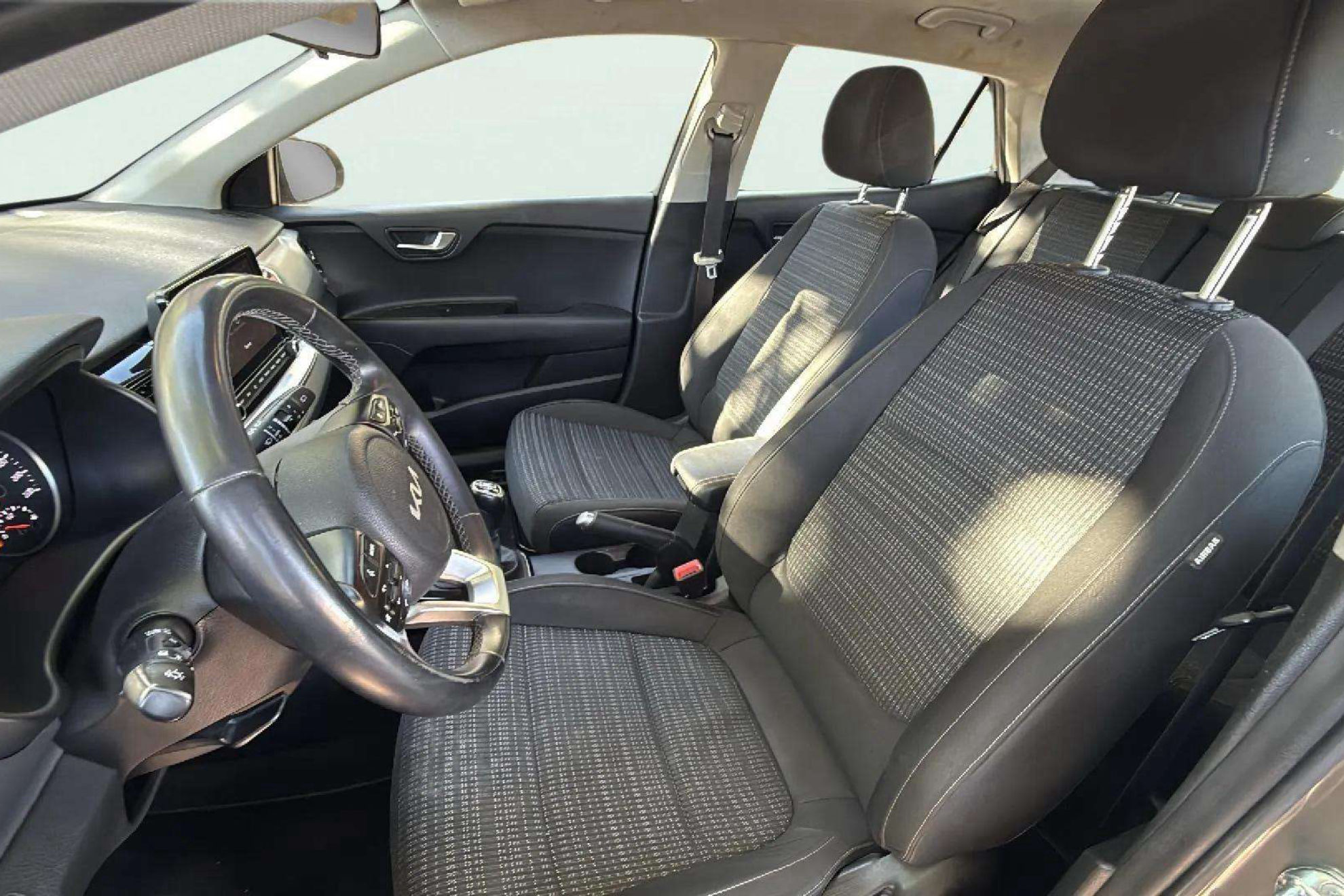 Kia Stonic 1.0 T-GDi MHEV iMT Drive - foto 11