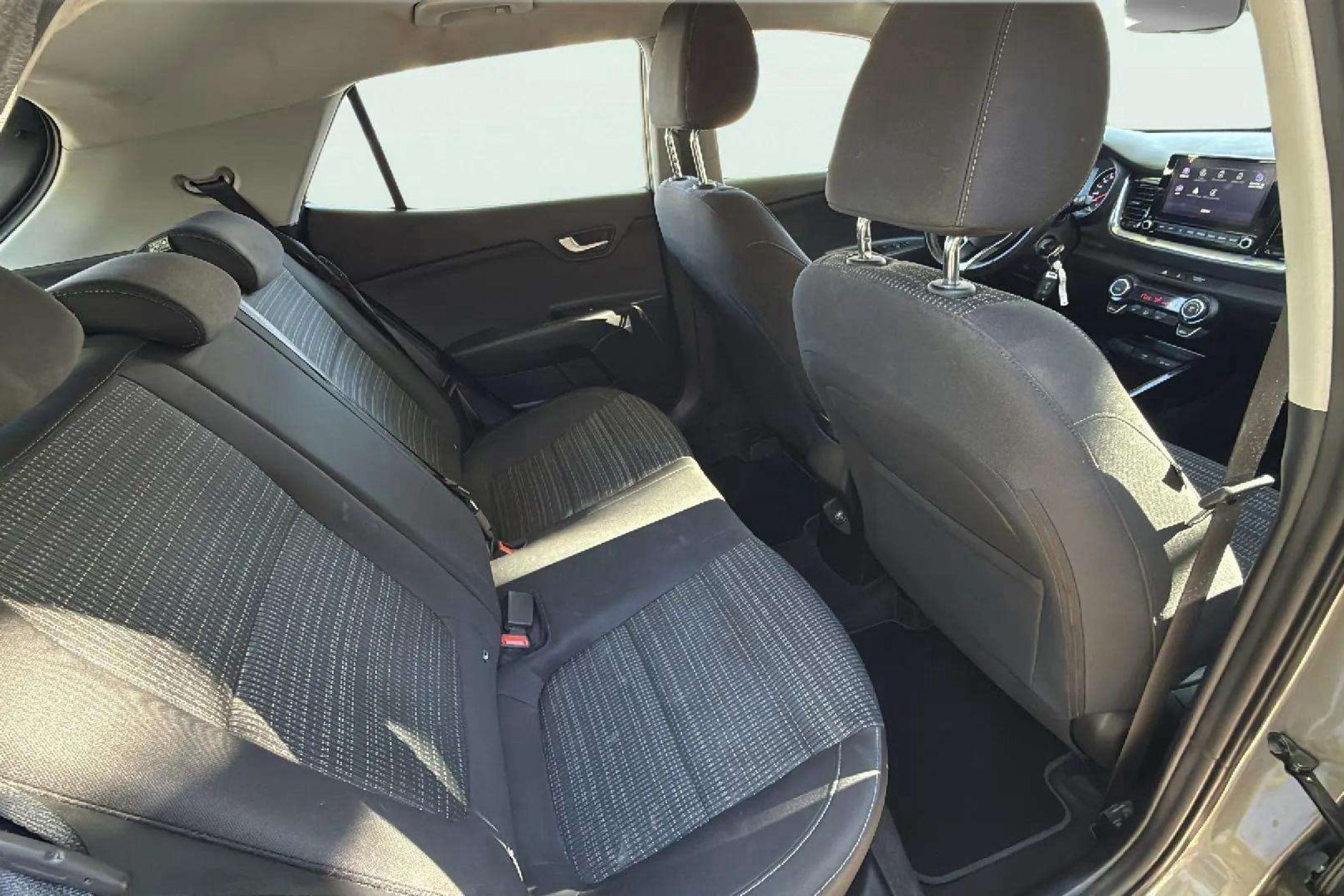 Kia Stonic 1.0 T-GDi MHEV iMT Drive - foto 14