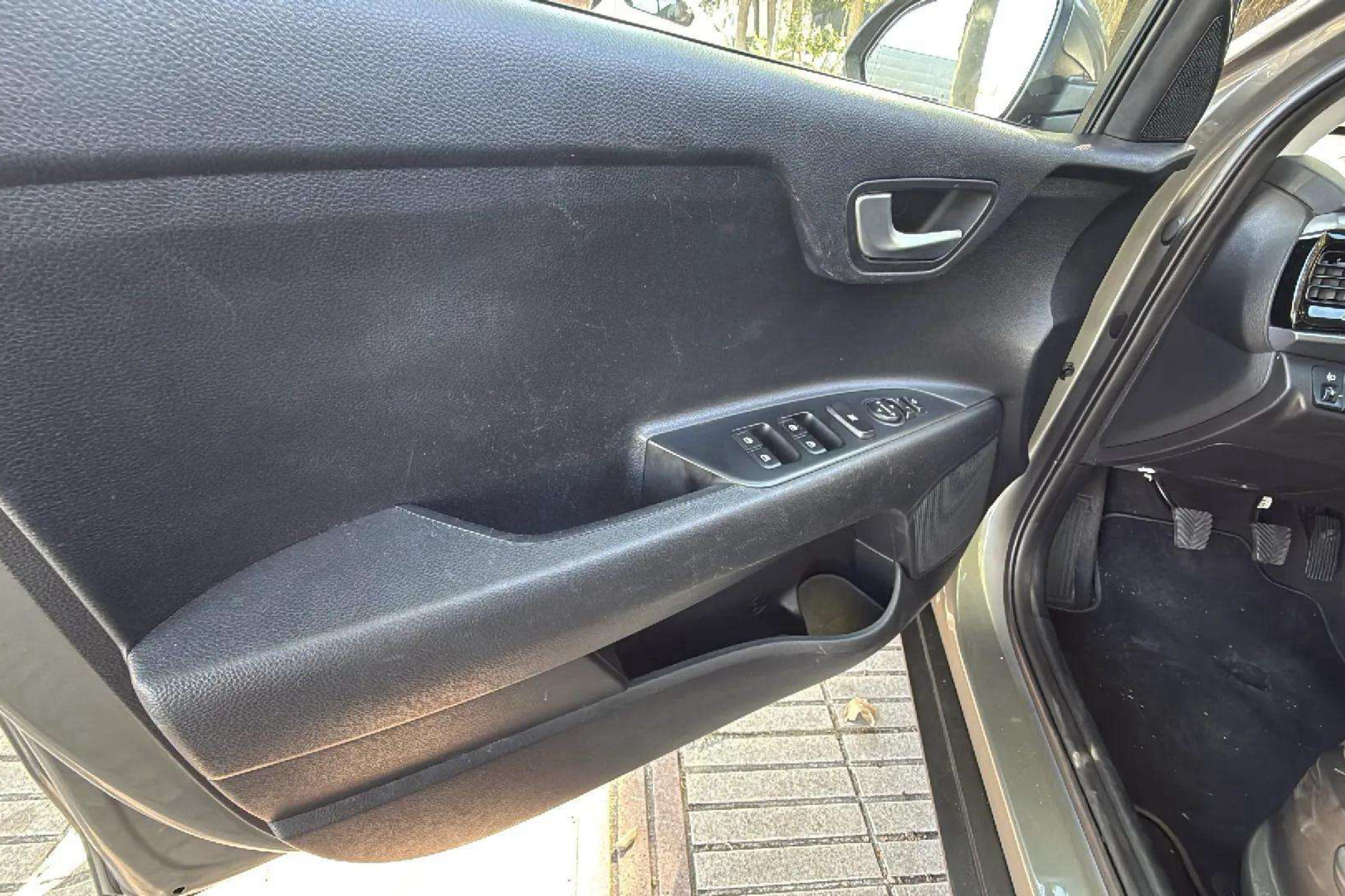 Kia Stonic 1.0 T-GDi MHEV iMT Drive - foto 17