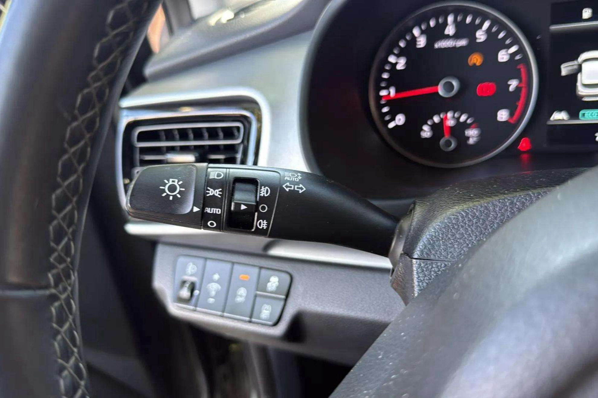 Kia Stonic 1.0 T-GDi MHEV iMT Drive - foto 22