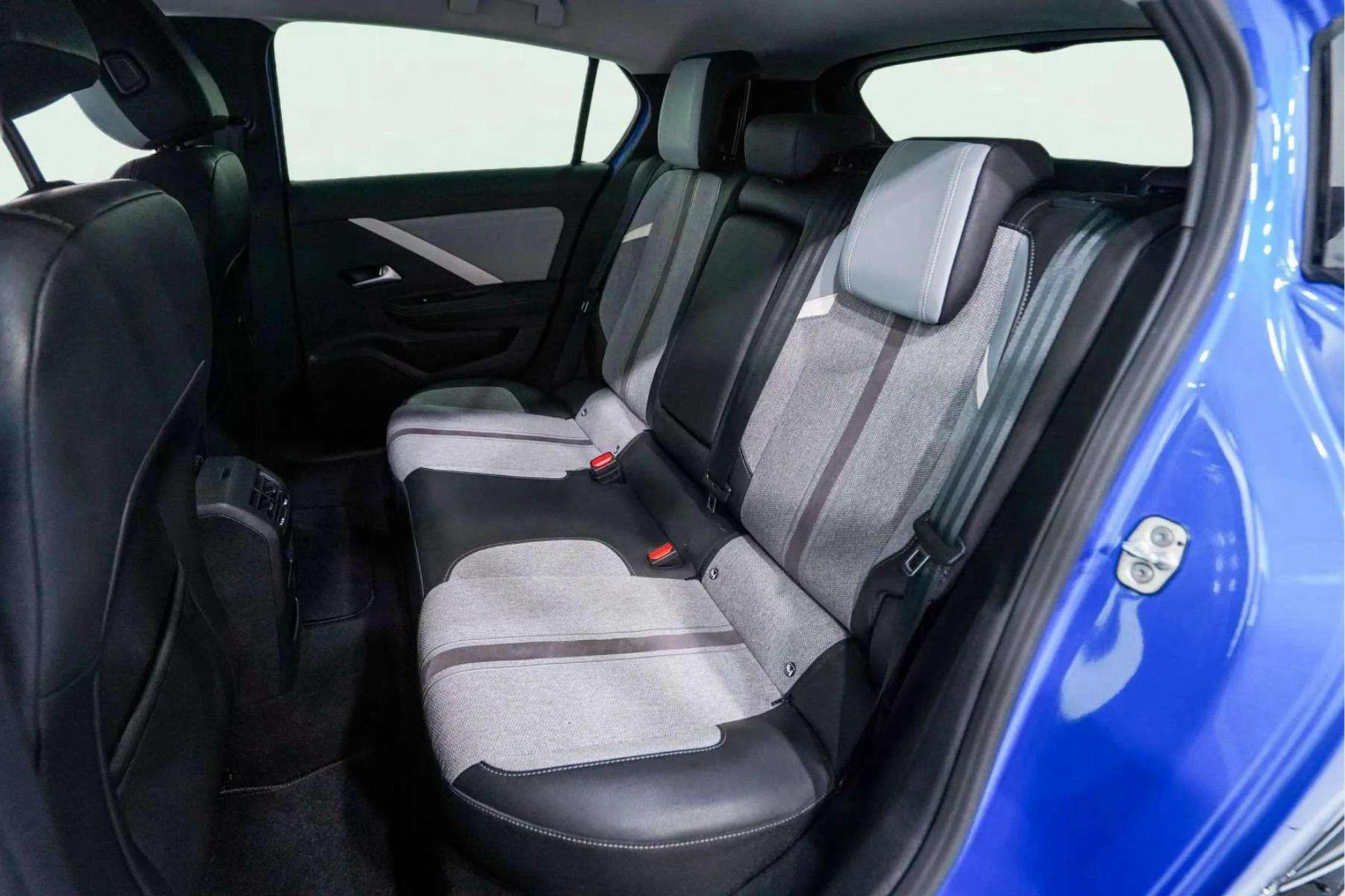Opel Astra 1.5D DTH Elegance - foto 12