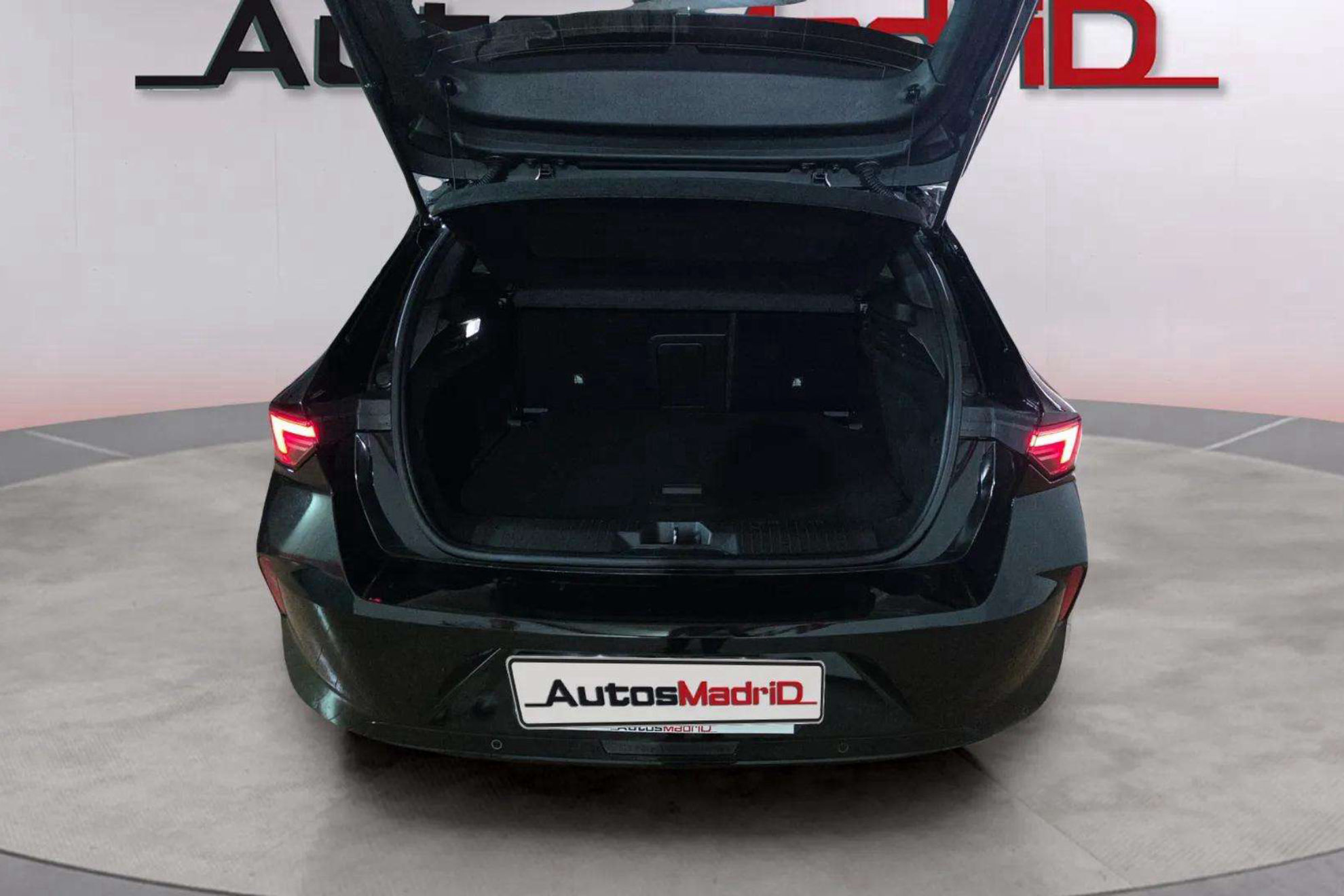 Opel Astra 1.2T XHT GS - foto 8