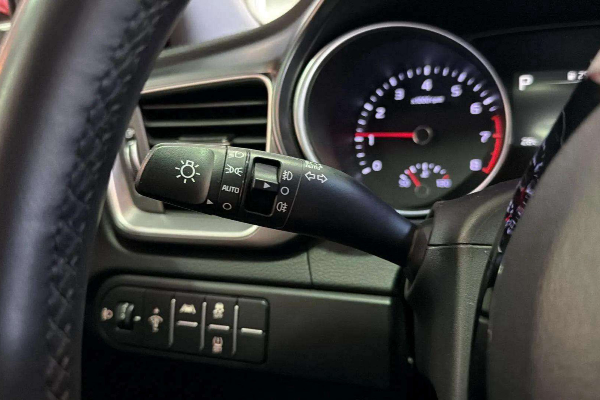 Kia Ceed 1.0 MHEV Drive DCT - foto 17