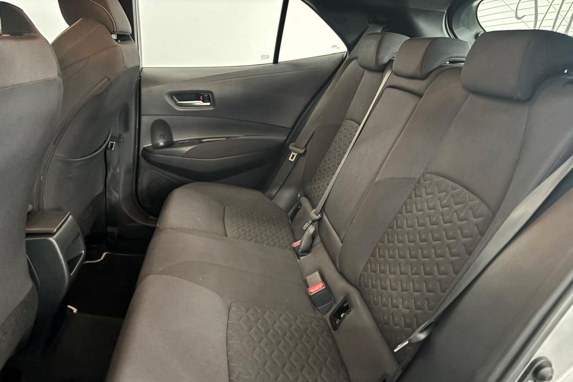 Toyota Corolla 1.8 125H Business Plus E-CVT - foto 11