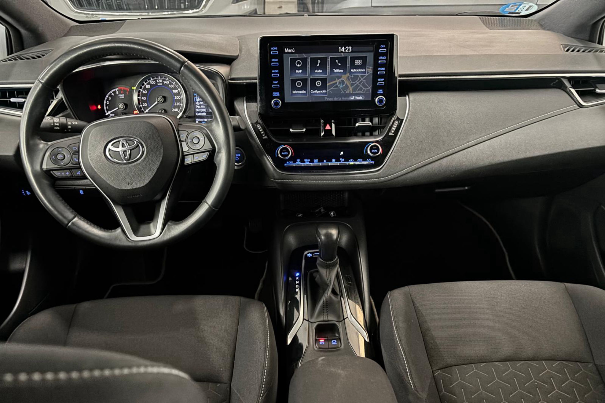 Toyota Corolla 1.8 125H Business Plus E-CVT - foto 12