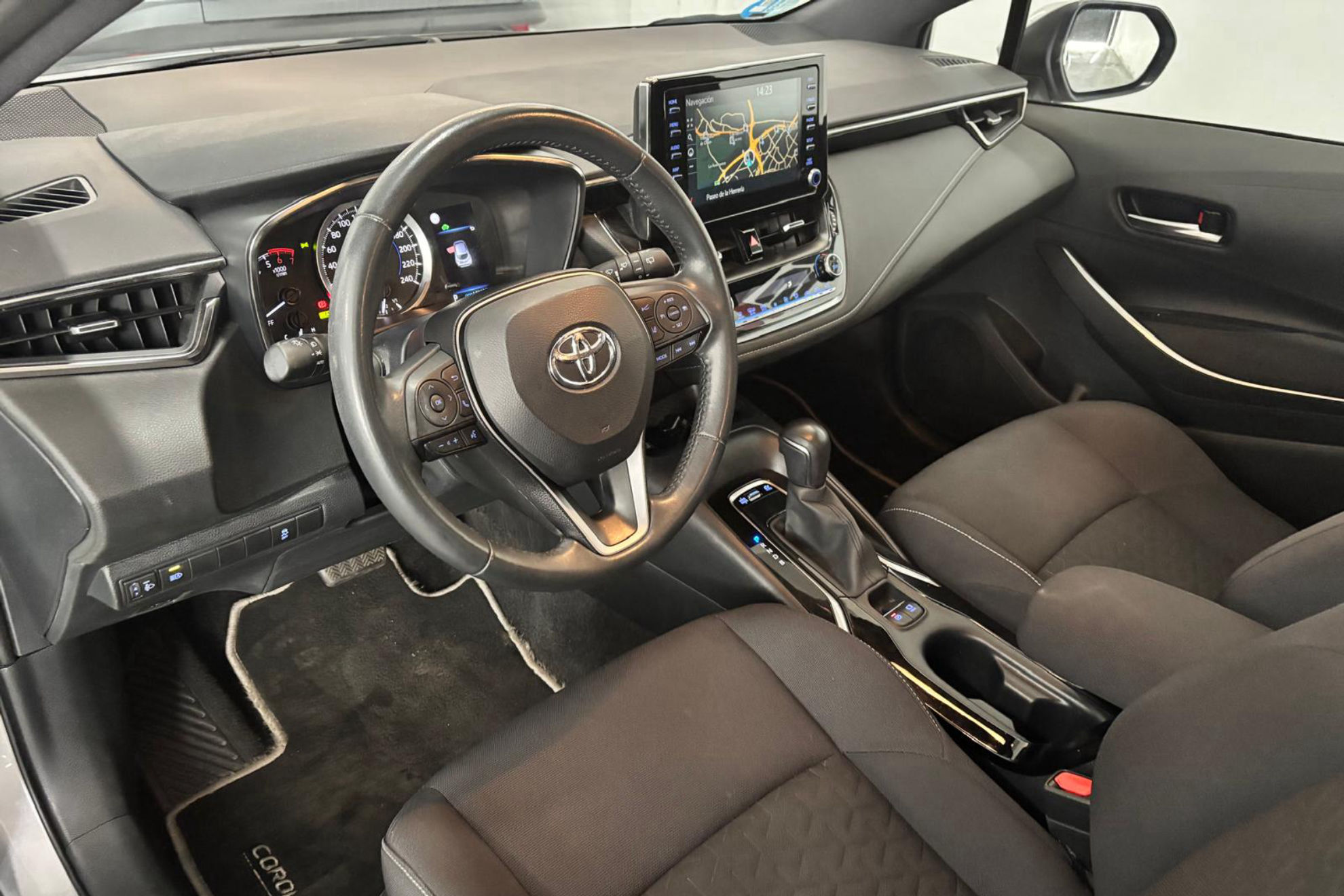 Toyota Corolla 1.8 125H Business Plus E-CVT - foto 16
