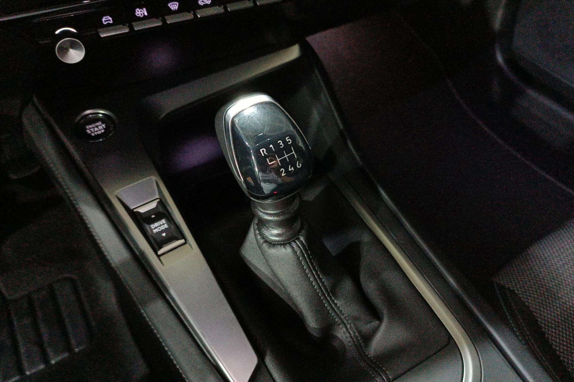 Peugeot 308 Allure Pack BlueHDi 130 - foto 18