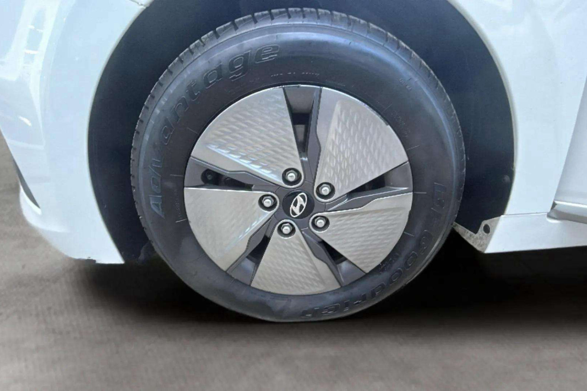 Hyundai Ioniq 1.6 GDI HEV Tecno DCT - foto 9
