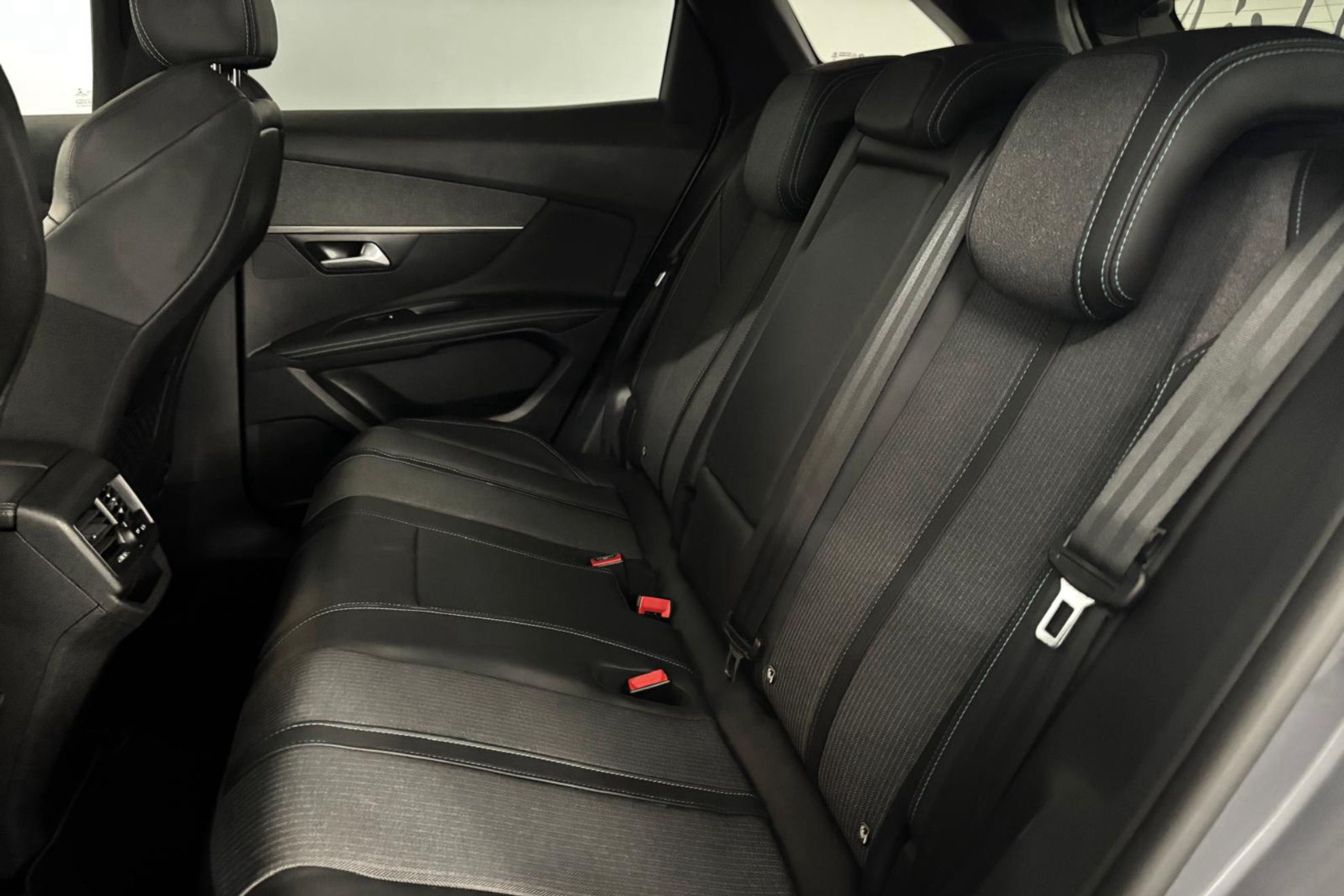Peugeot 3008 225 e-EAT8 Allure - foto 11