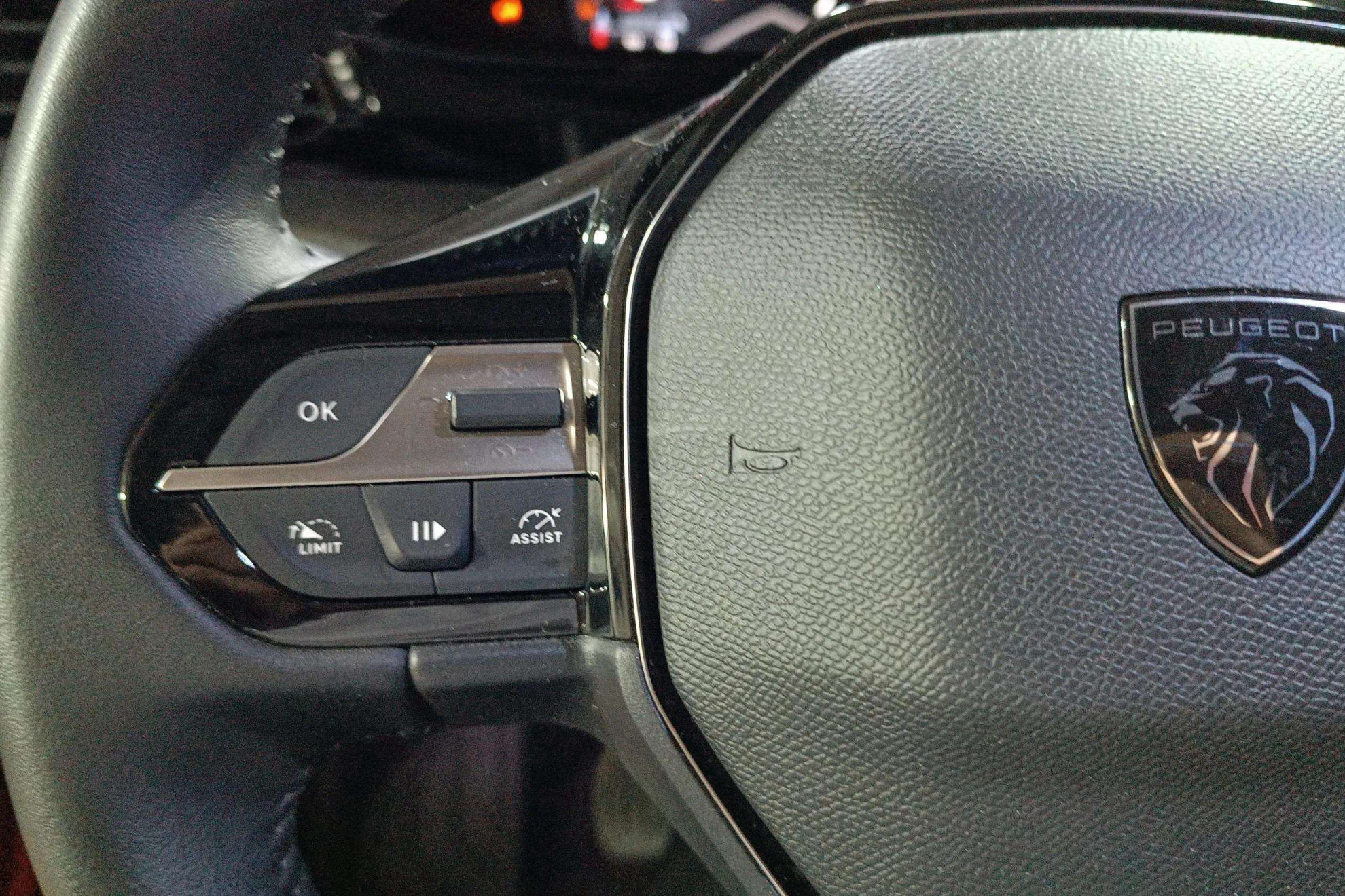 Peugeot 308 Allure PureTech 130 EAT8 - foto 16