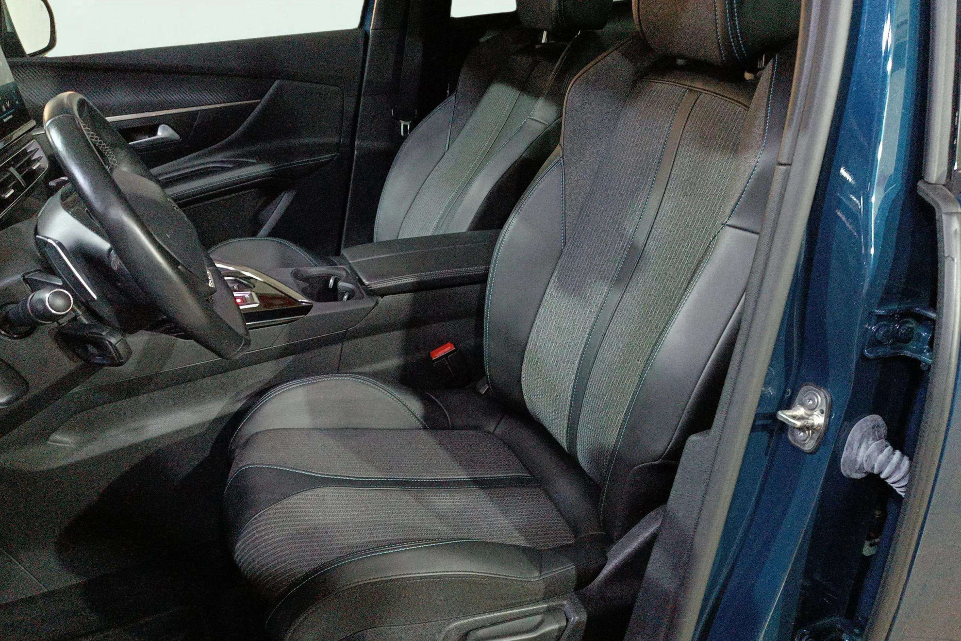 Peugeot 3008 225 e-EAT8 Allure - foto 11