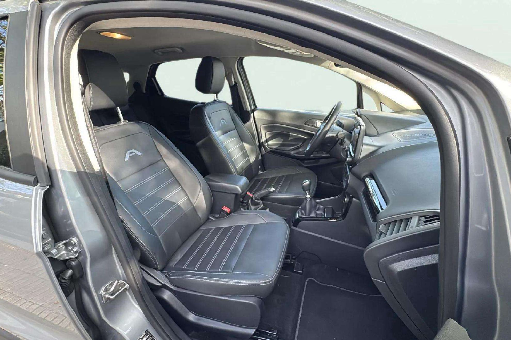 Ford EcoSport 1.0T EcoBoost Active - foto 15