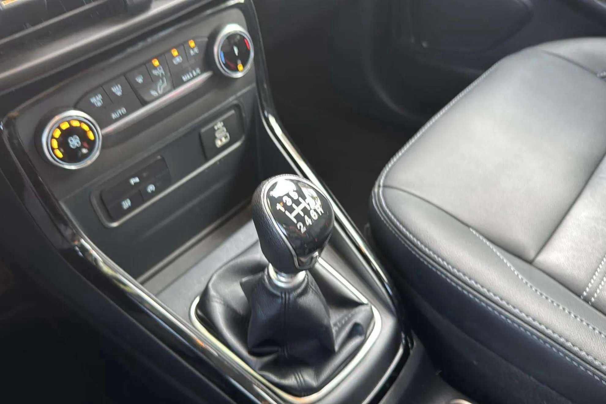 Ford EcoSport 1.0T EcoBoost Active - foto 35