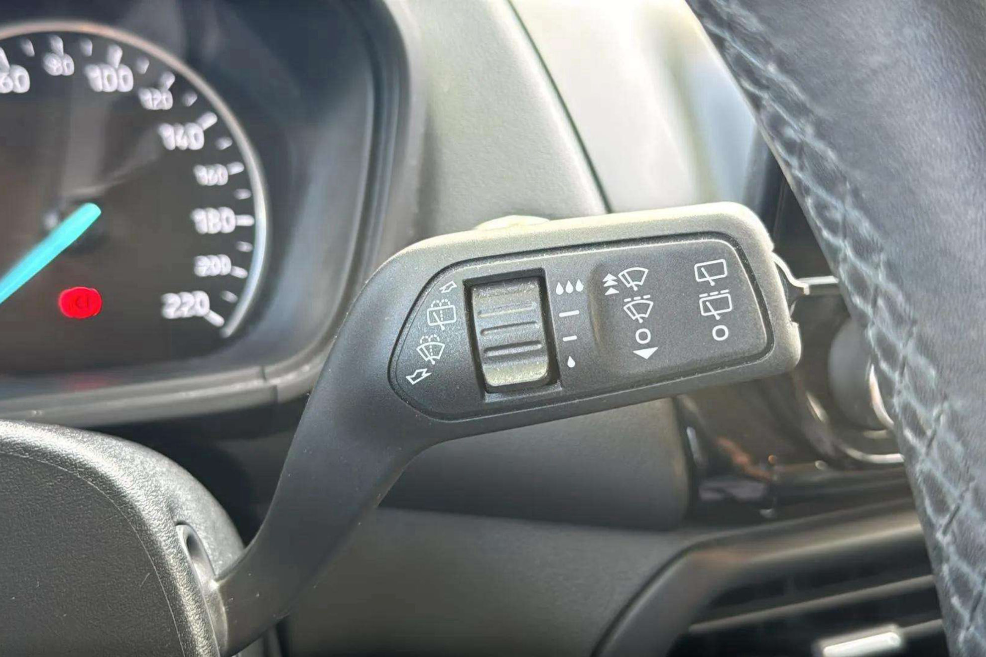 Ford EcoSport 1.0T EcoBoost Active - foto 26