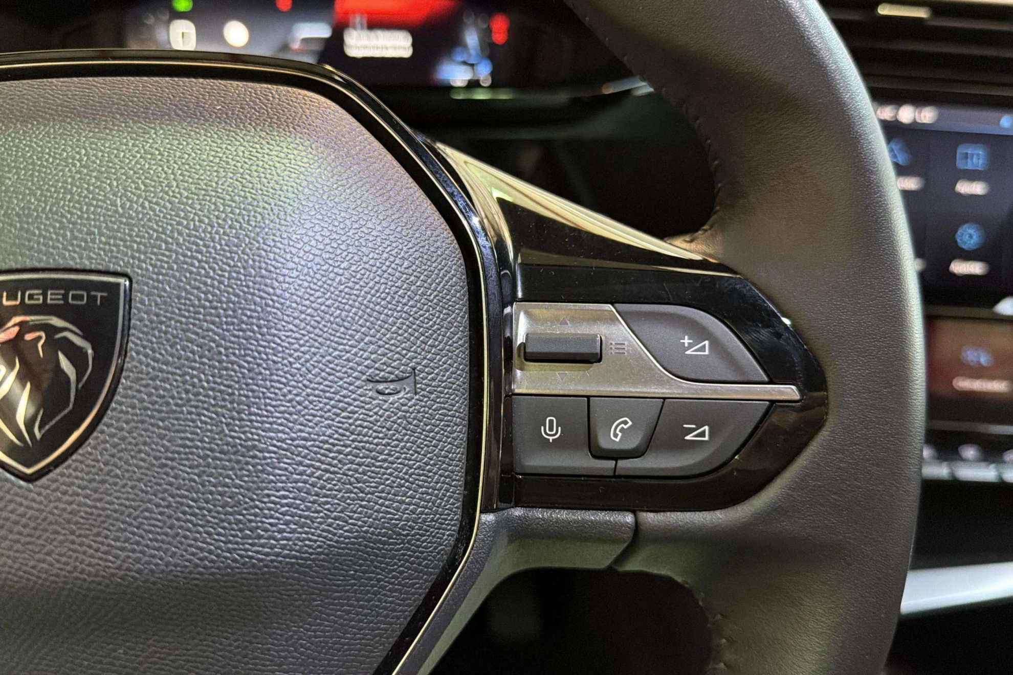 Peugeot 308 Allure PureTech 130 - foto 19