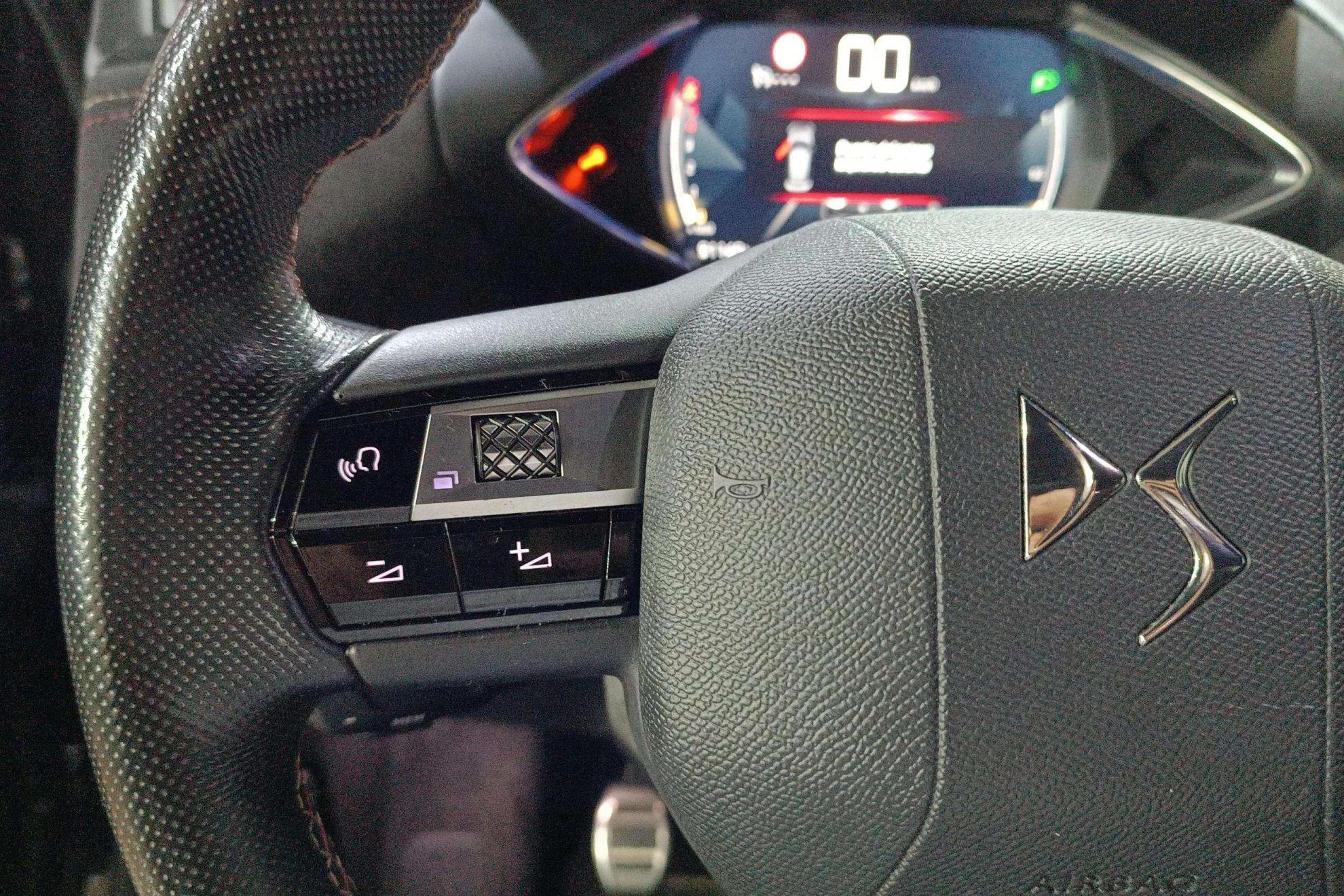 DS DS 3 Crossback BlueHDi Performance Line - foto 15