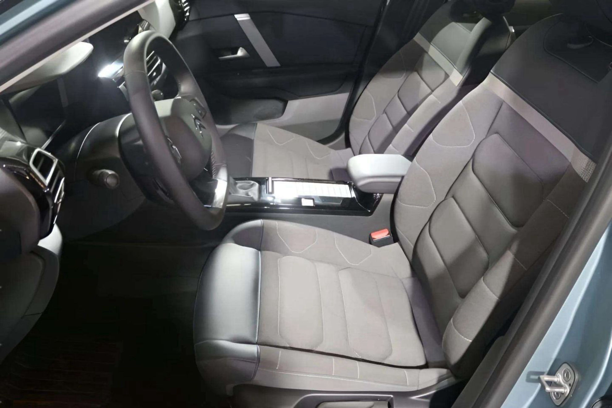 Citroën C4 PureTech 130 Shine - foto 11