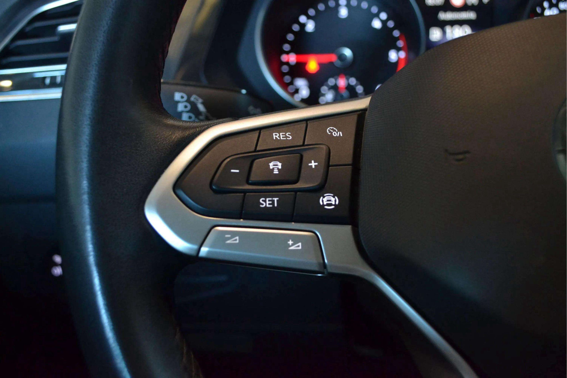 Volkswagen Tiguan Life 2.0 TDI DSG - foto 19
