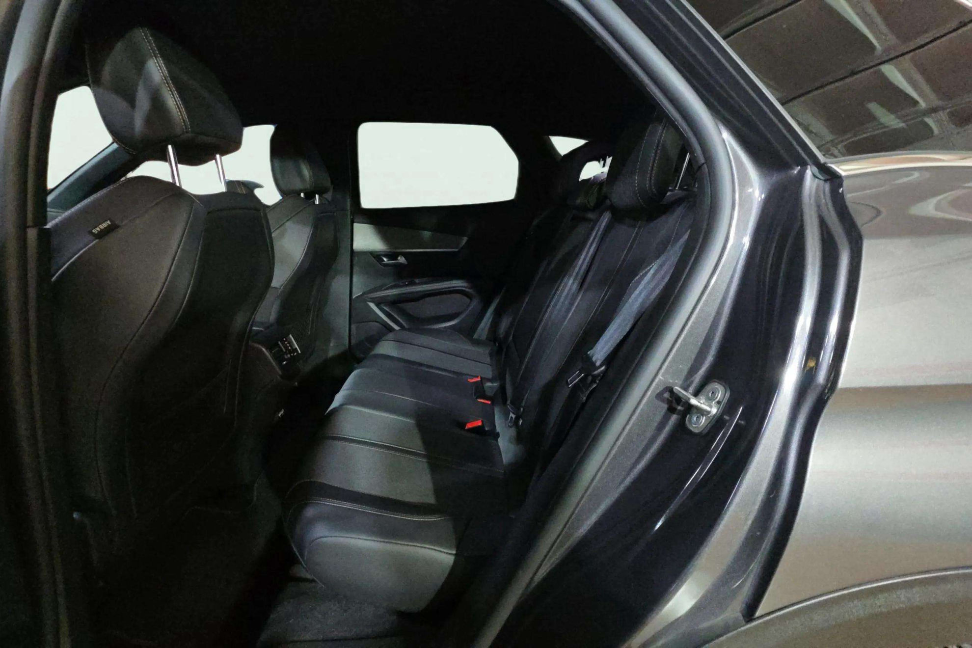 Peugeot 3008 1.5 BlueHDi GT Pack EAT8 - foto 16