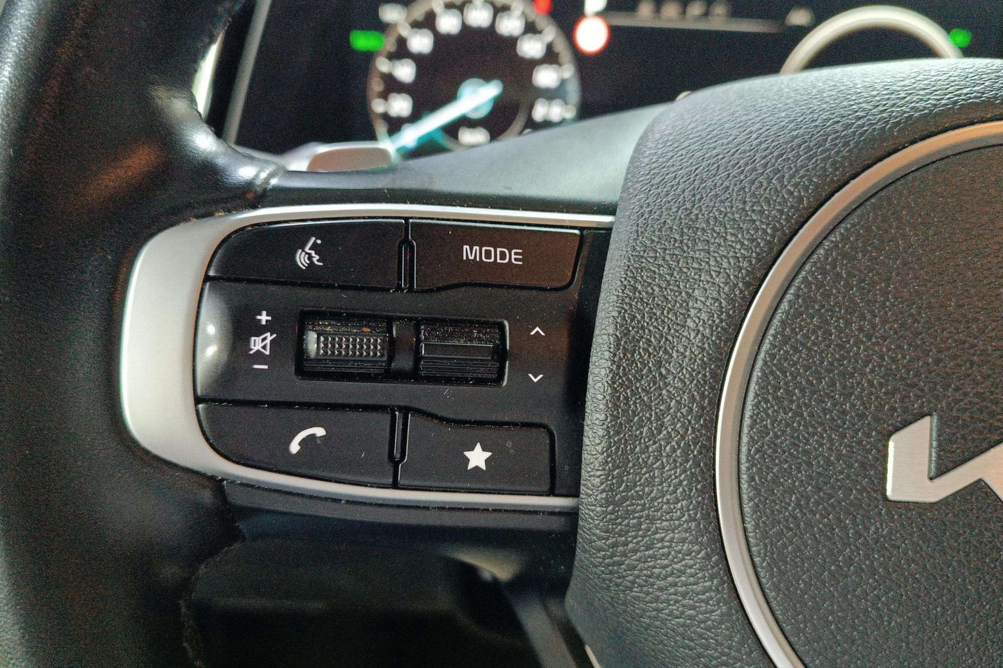 Kia Sportage 1.6 T-GDi PHEV Drive 4x4 - foto 17