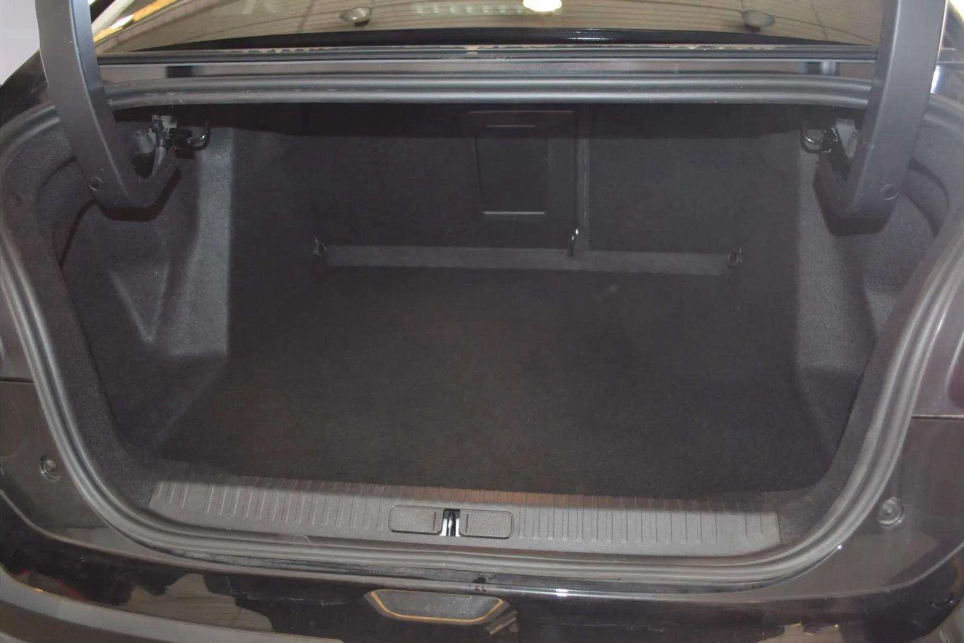Citroën C4 PureTech 130 EAT8 Shine - foto 9