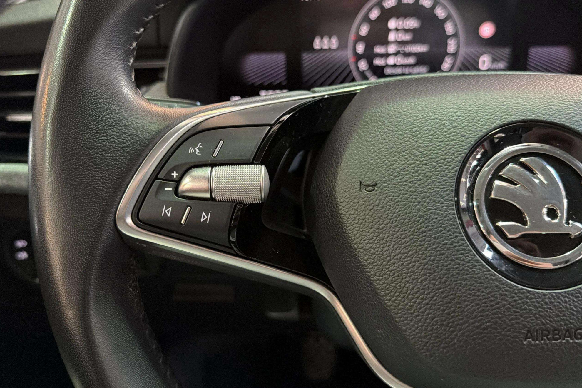 Škoda Kamiq 1.0 TSI Selection - foto 19