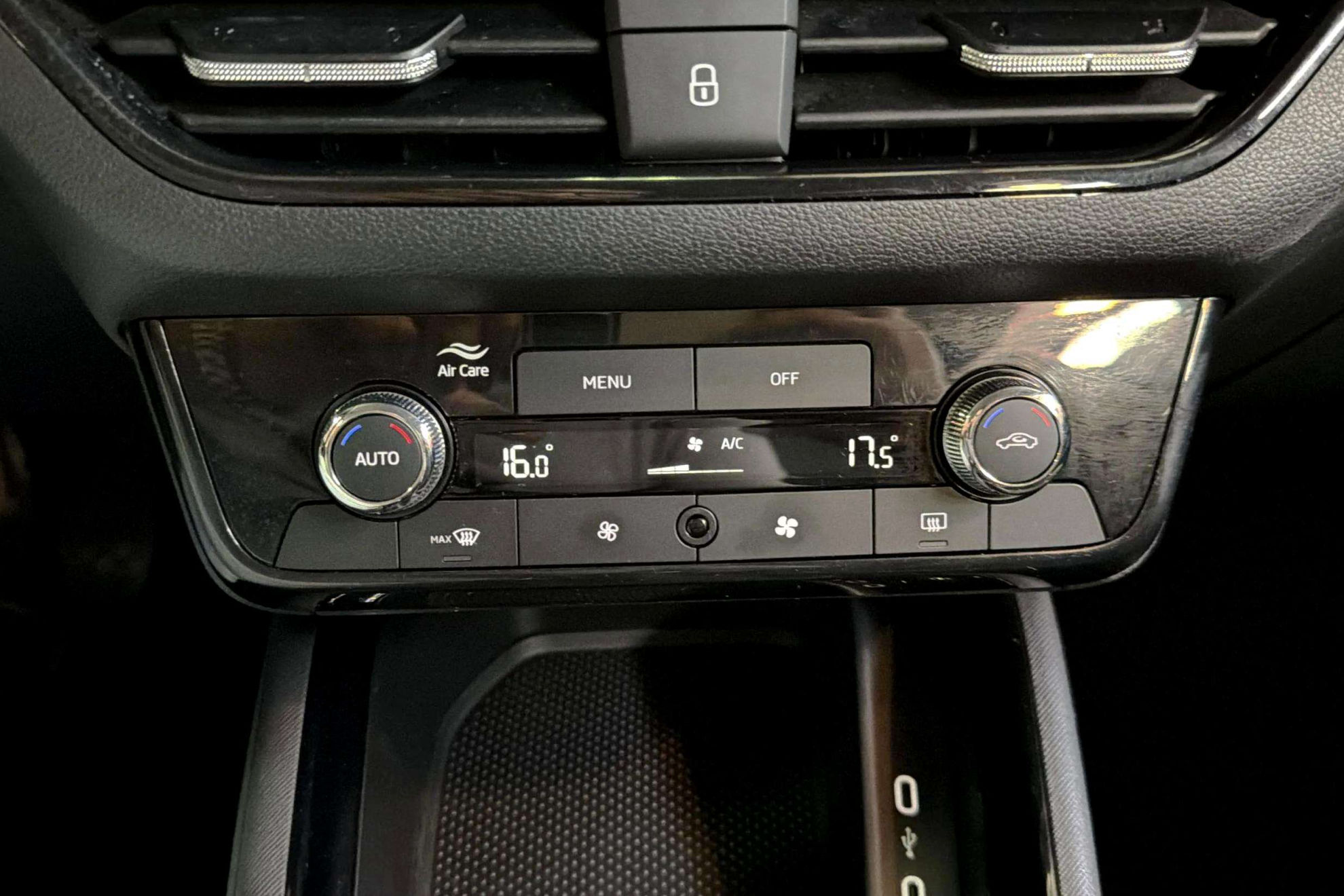 Škoda Kamiq 1.0 TSI Selection - foto 24
