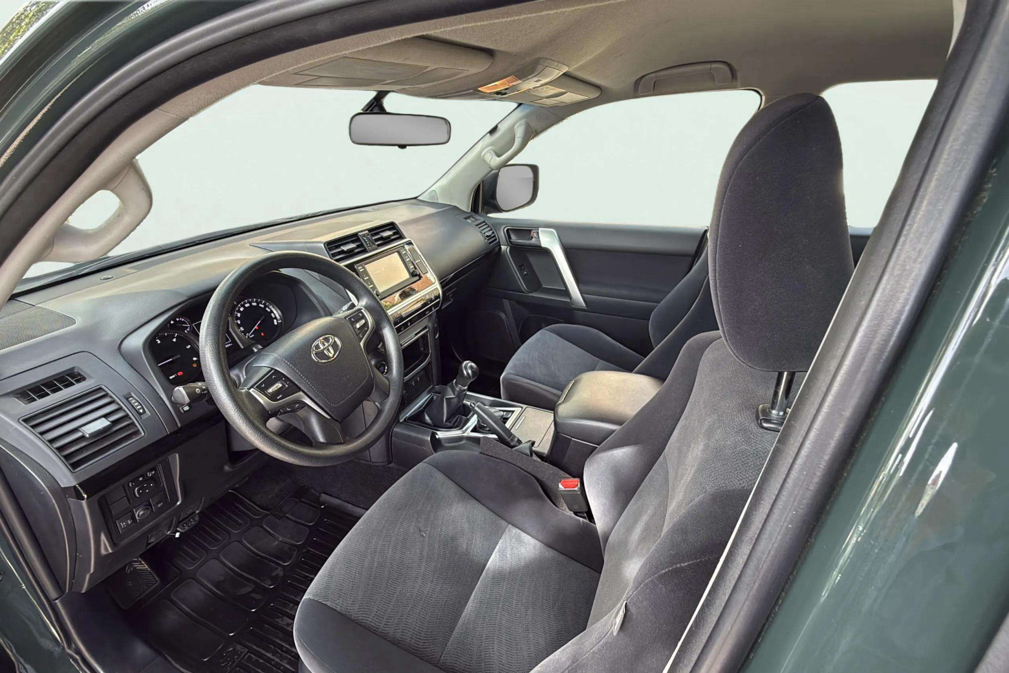 Toyota Land Cruiser 2.8 D-4D GX - foto 12
