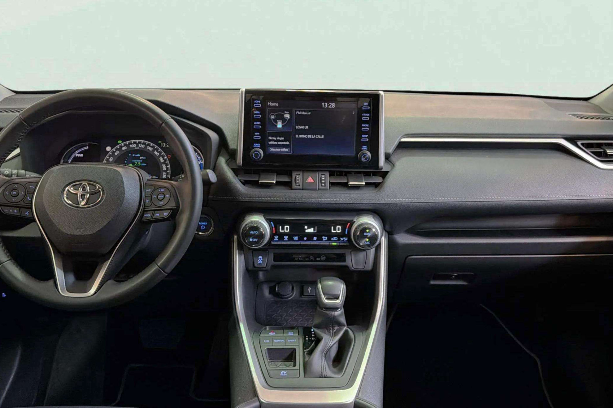 Toyota RAV4 2.5l 220H Advance - foto 15