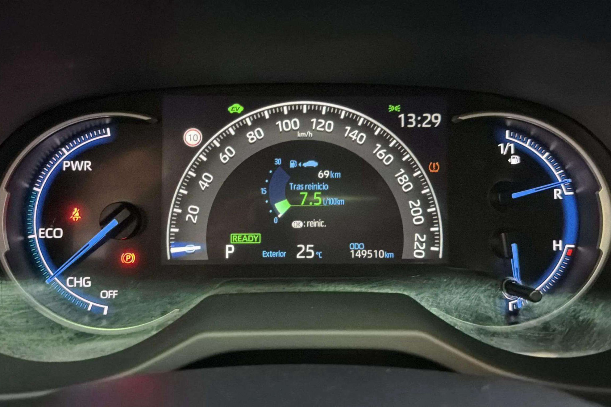 Toyota RAV4 2.5l 220H Advance - foto 20