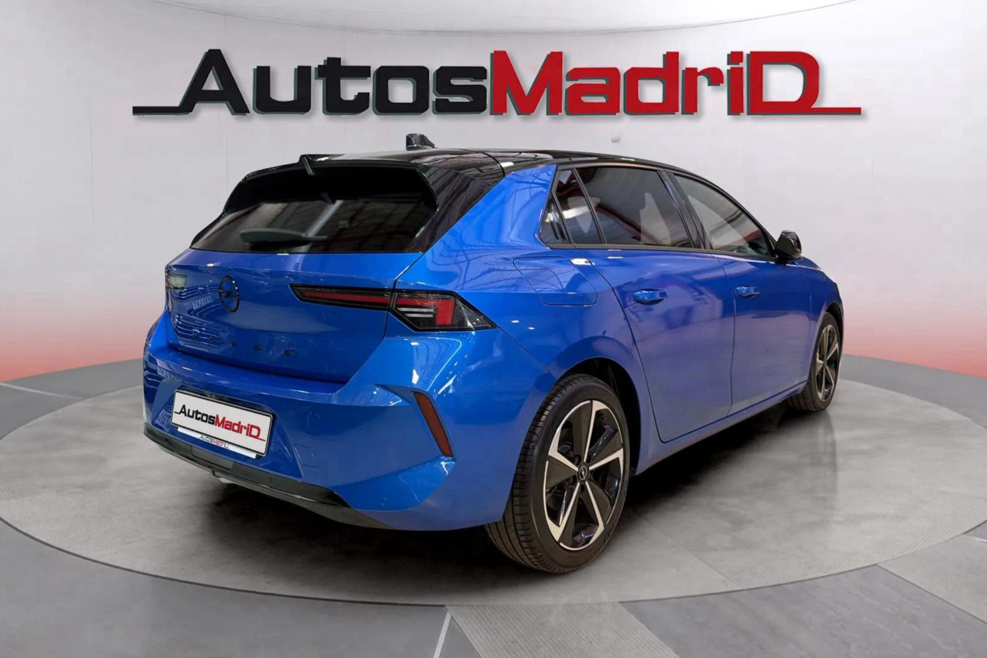 Opel Astra 1.2T XHT GS - foto 8