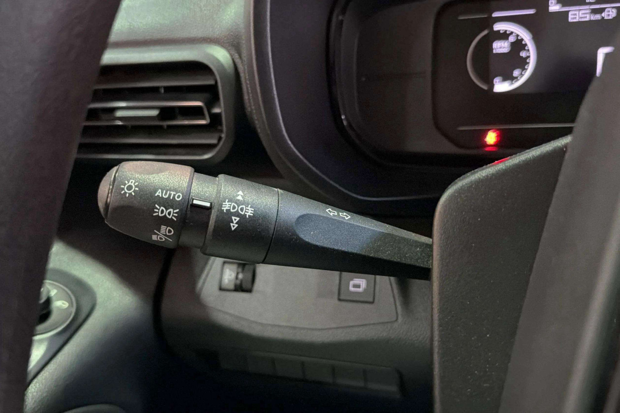 Citroën Berlingo Talla M BlueHDi 100 Plus - foto 15