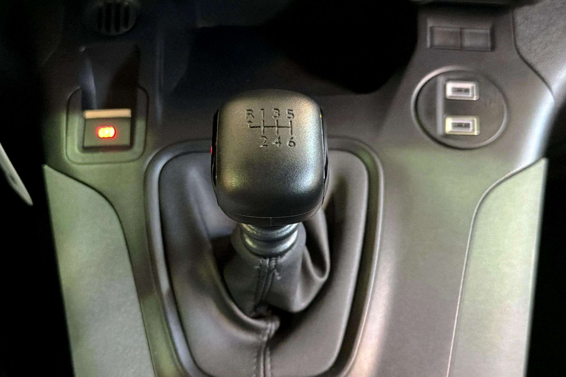 Peugeot Rifter Allure BlueHDi 100 Standard - foto 24