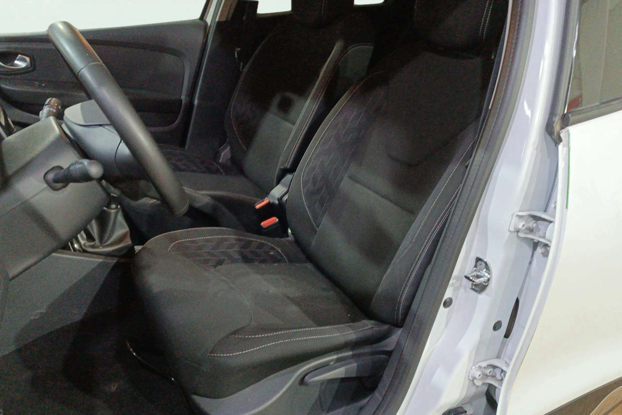Renault Clio Sp. T. Limited TCe -18 - foto 11
