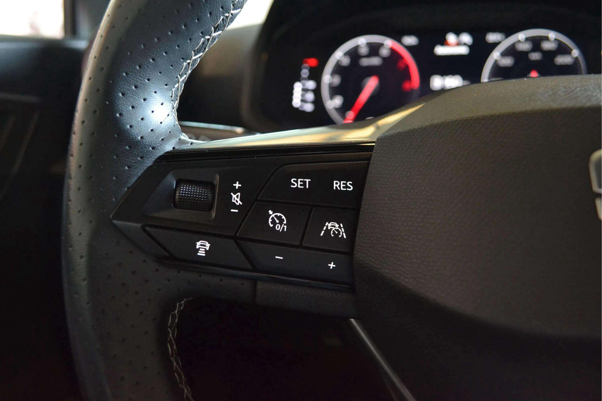 SEAT Ibiza 1.0 TSI FR - foto 19