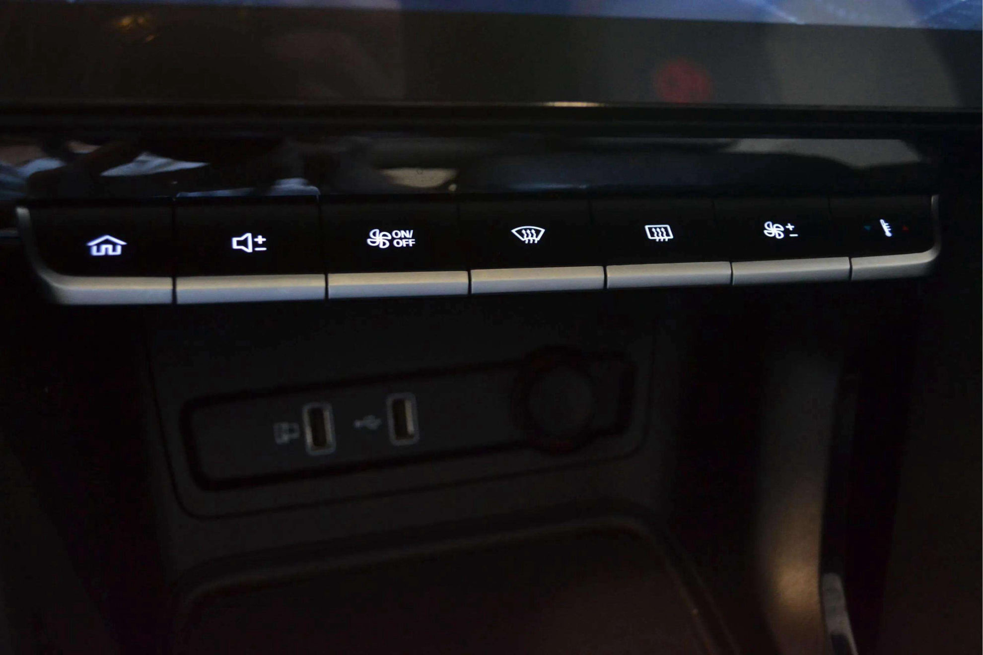 MG ZS 1.0T Luxury - foto 30