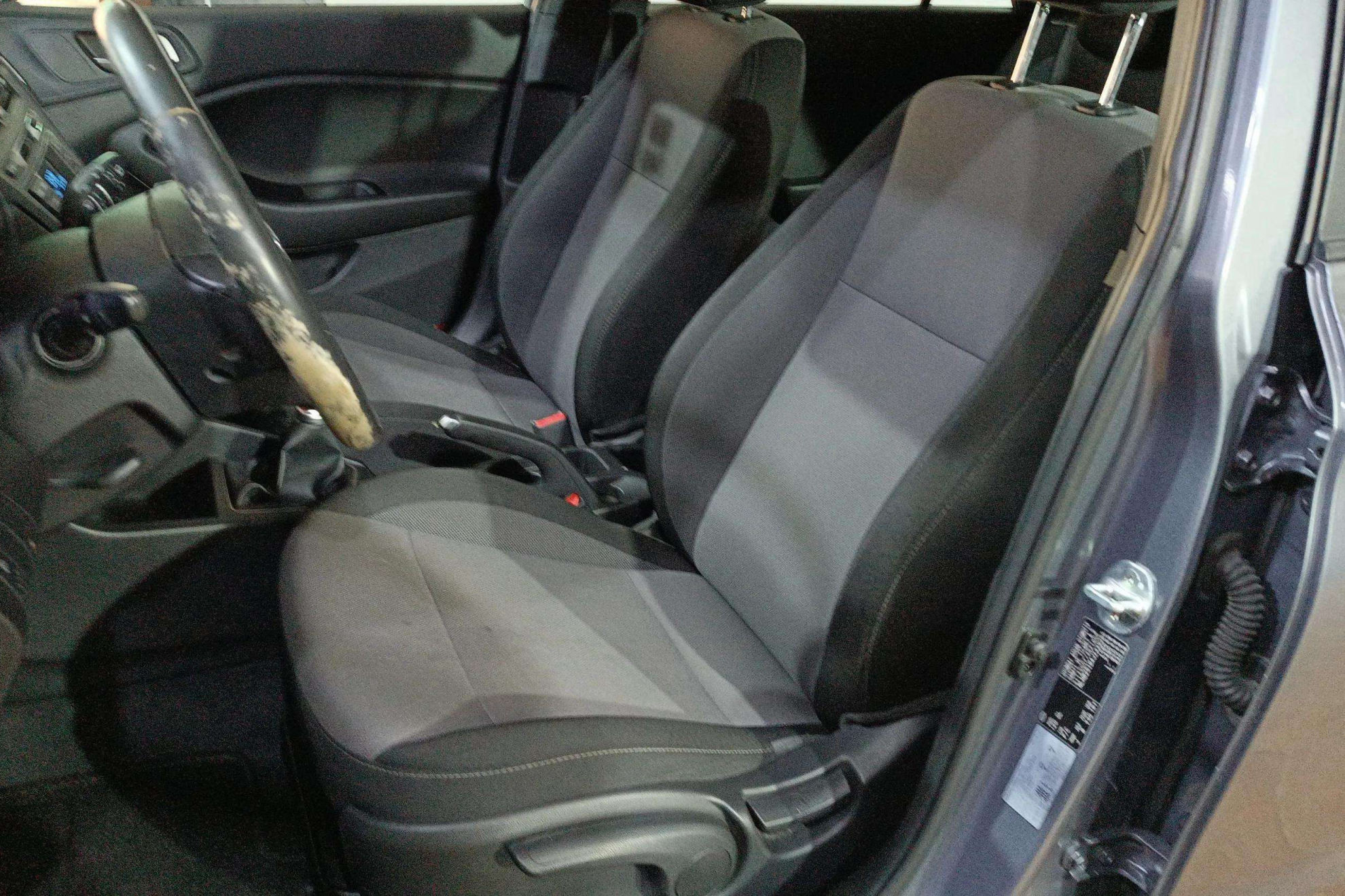 Hyundai i20 1.2 MPI Go! - foto 11